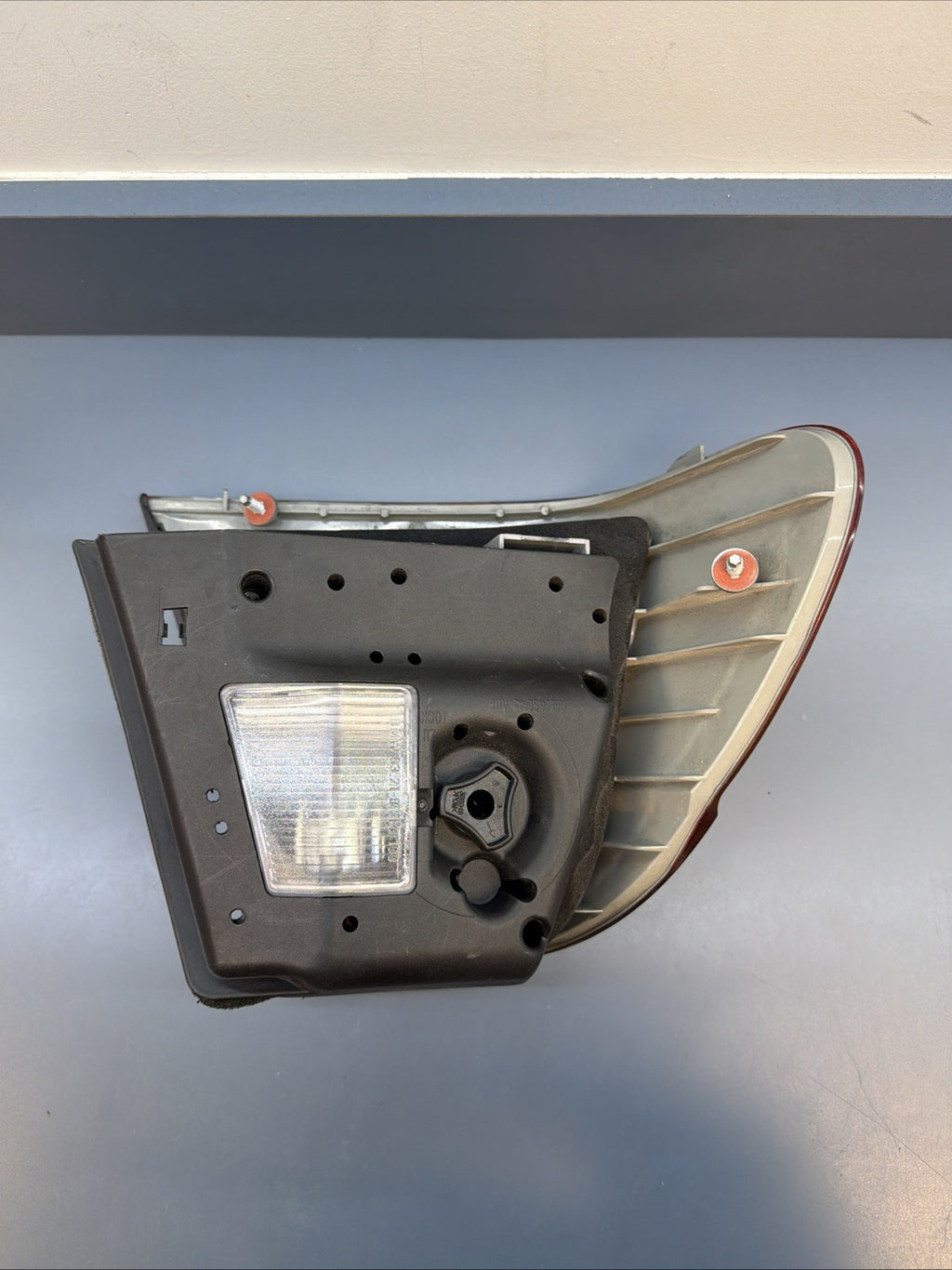 02-05 BMW E46 325i 325xi 330i Sedan Rear Right Tail Light Assy 6946534 OEM