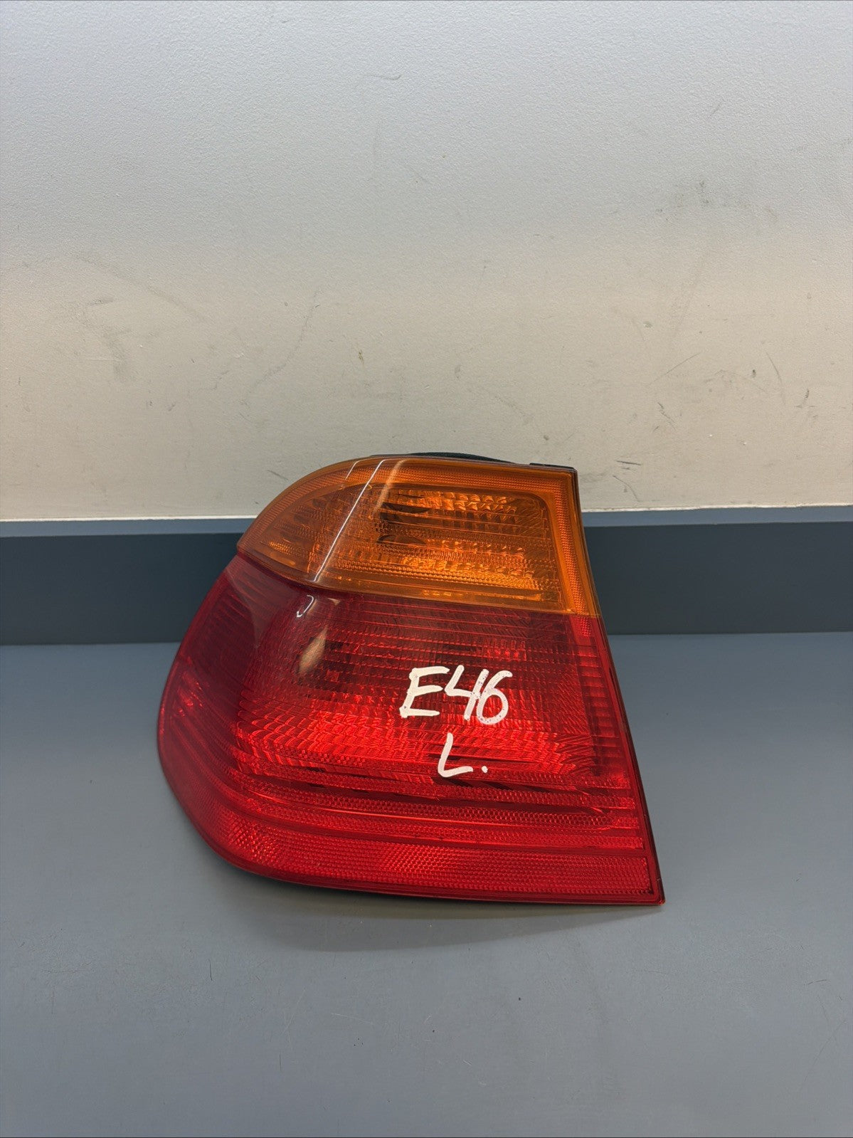99-01 Bmw 325i 330i E46 TailLight Left Driver Side 8364921 OEM
