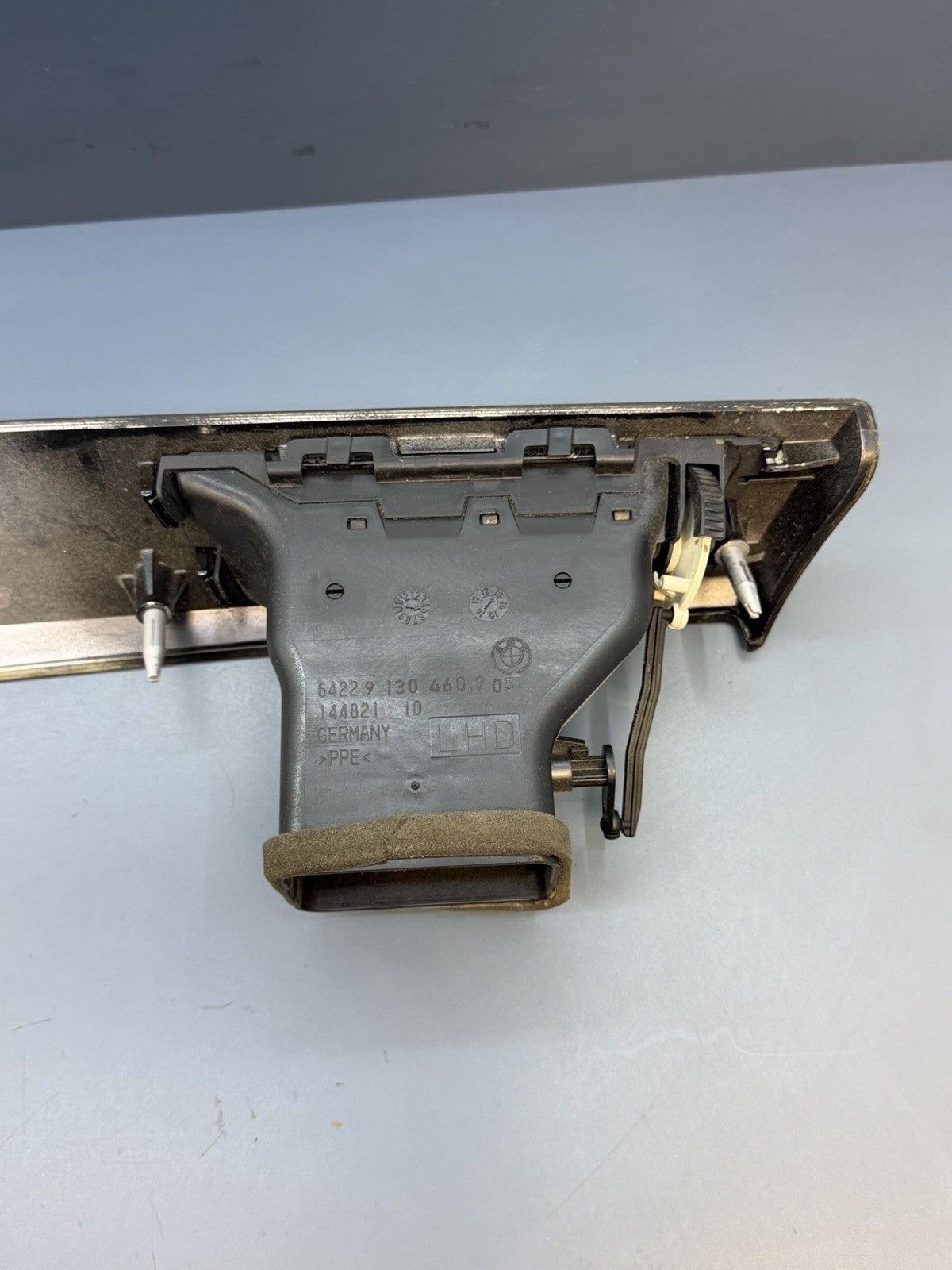 07-13 BMW E90 E91 E92 Dashboard Instrument Panel Air Vent Cover Trim 9214797