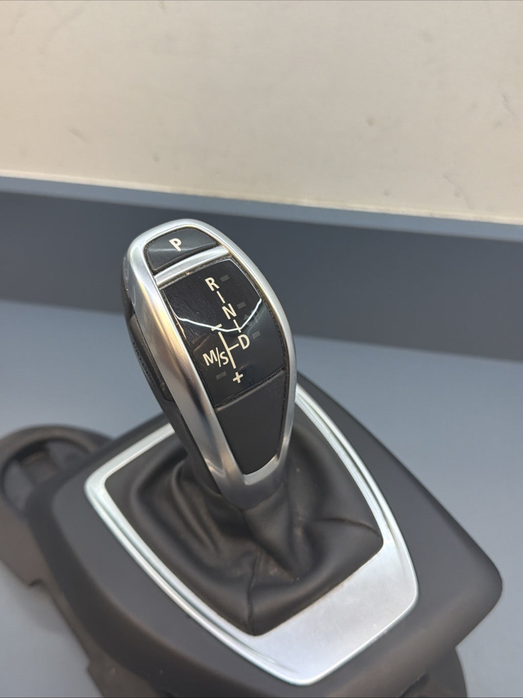 BMW 11-15 E84 X1 AUTOMATIC TRANSMISSION GEAR SHIFTER SELECTOR OEM 9260295