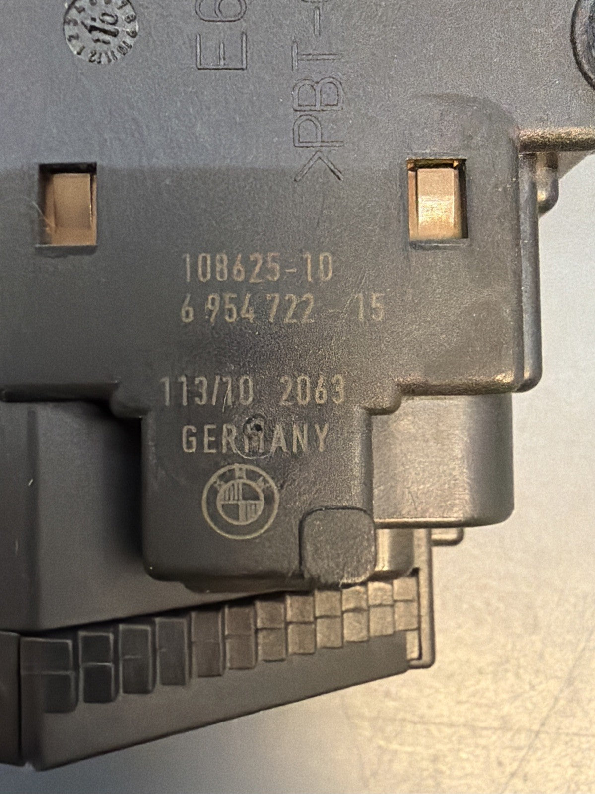 2007-2010 BMW 650i E63 Engine Computer Control Module DME CAS with key  7600923