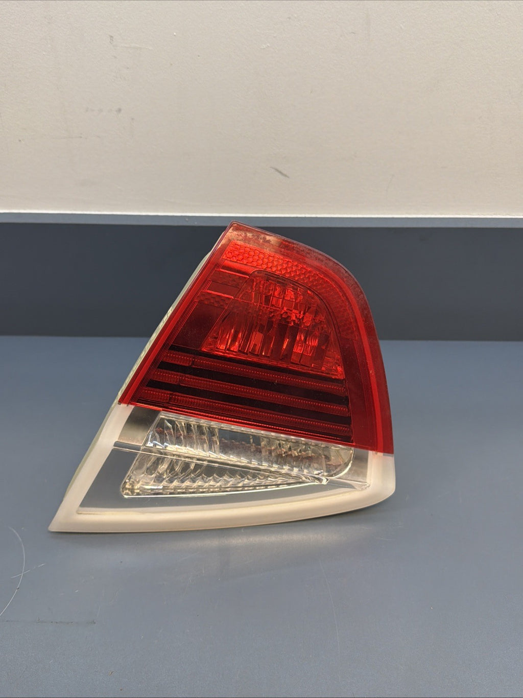 06-08 BMW E90 328i 330i 335i Sedan Driver Right Trunk Inner Tail Light 6937459