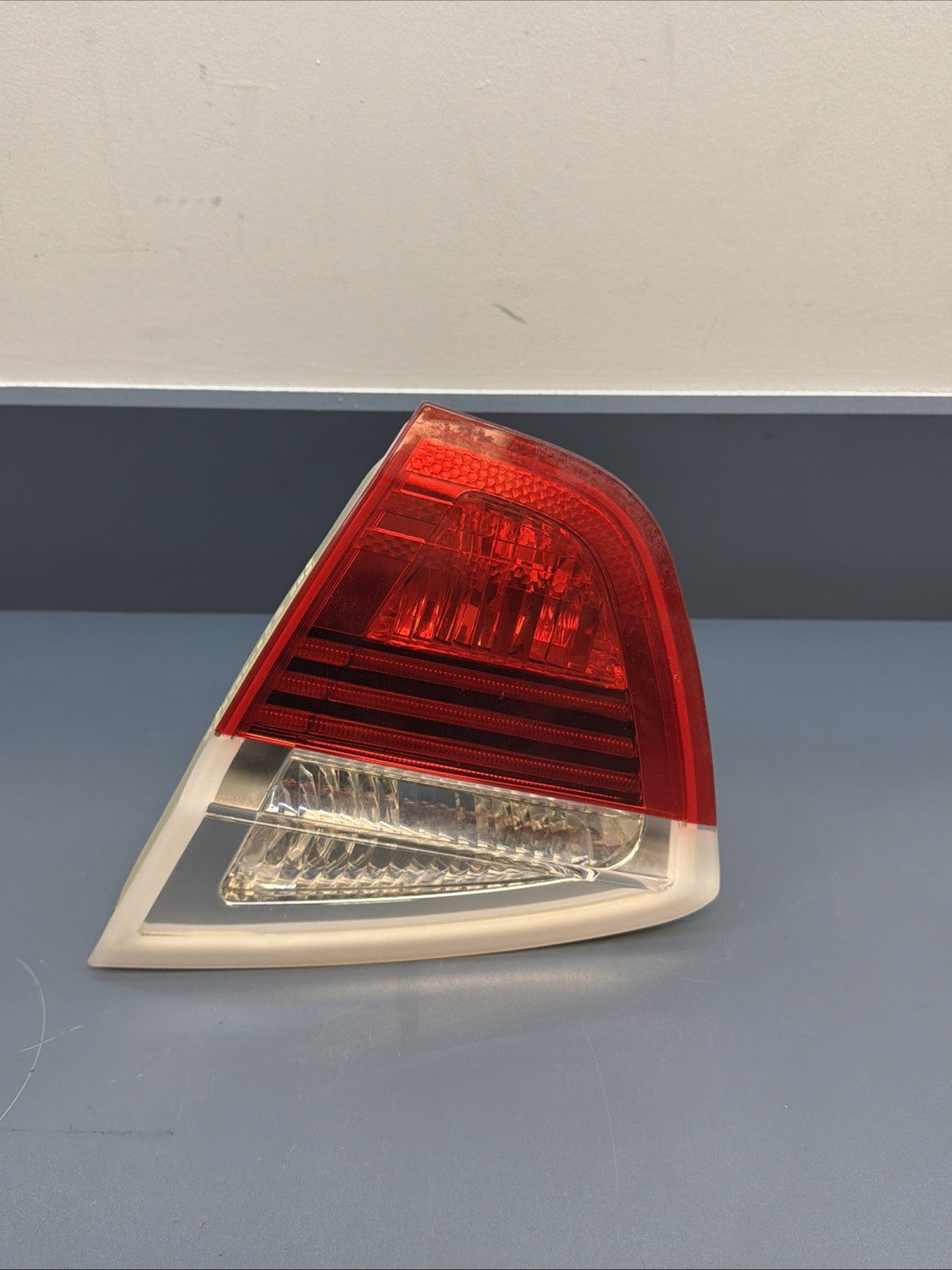 06-08 BMW E90 328i 330i 335i Sedan Driver Right Trunk Inner Tail Light 6937459
