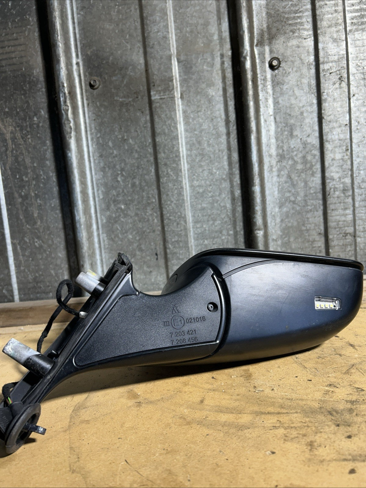 2004-2010 BMW E63 E64 650 645 RIGHT PASSENGER SIDE MIRROR OEM 7203421