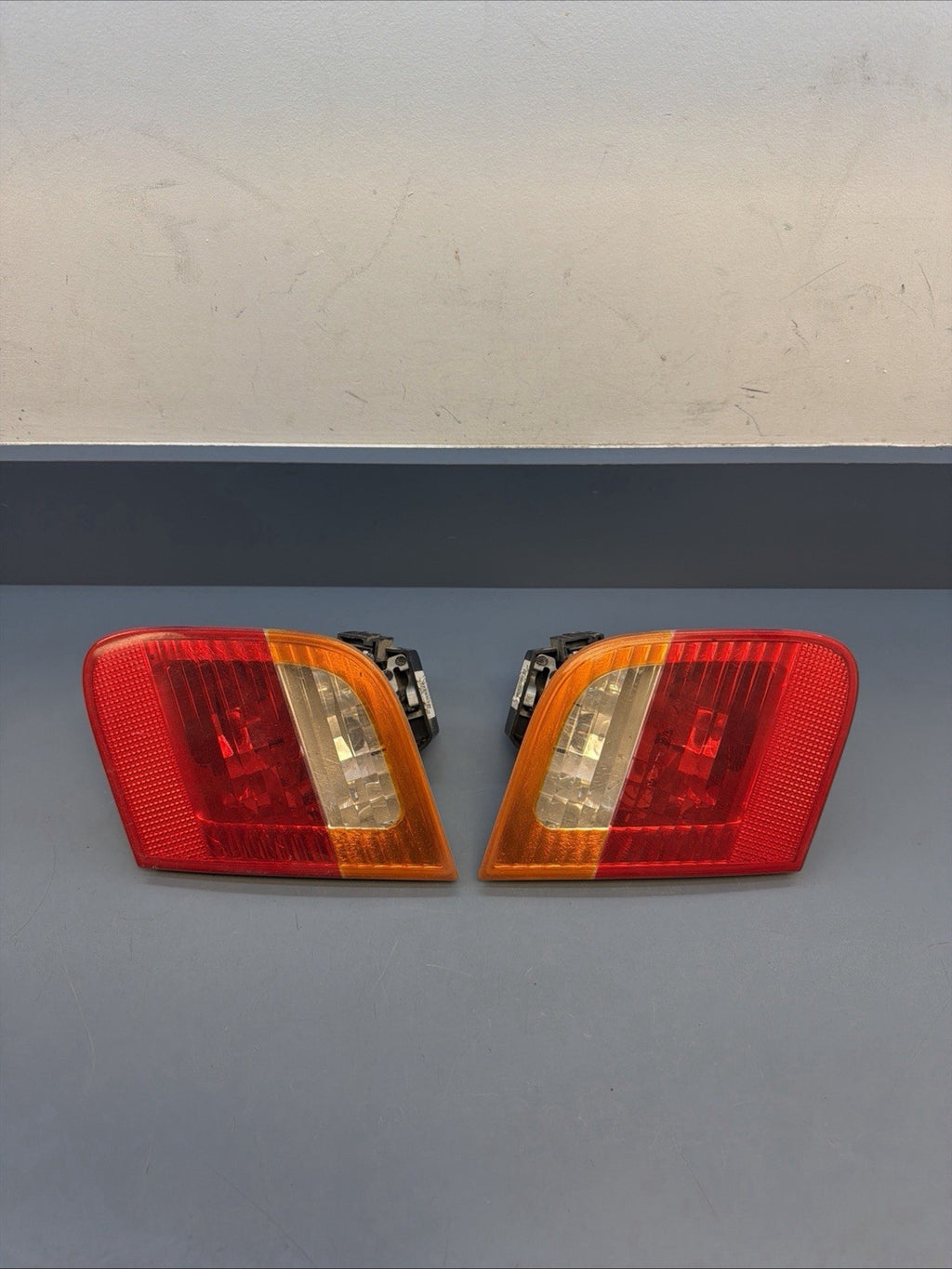 02-05 BMW 3 Series Left / Right Side Inner Tail Lights OEM 6907945 / 6907946