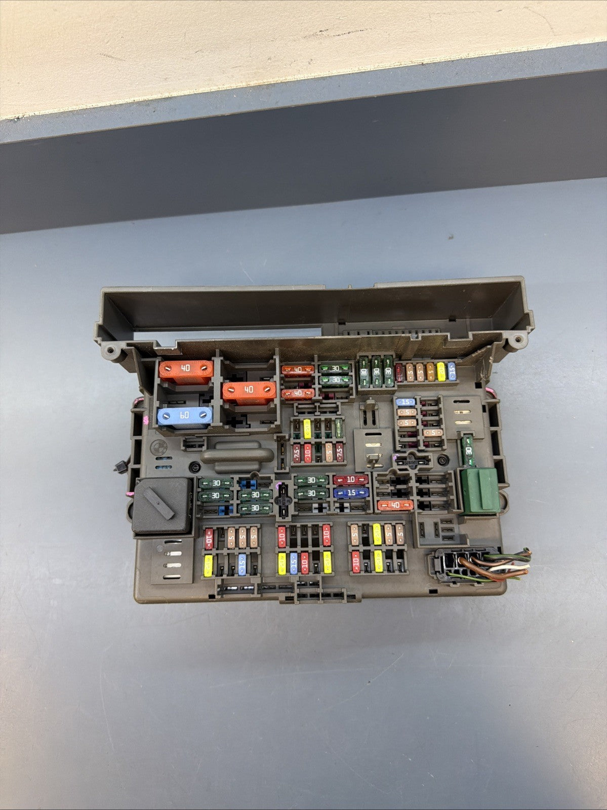 BMW 1 3 X1 Series E90 E91 E84 E87 Fuse Box Front Power Distribution 9119444