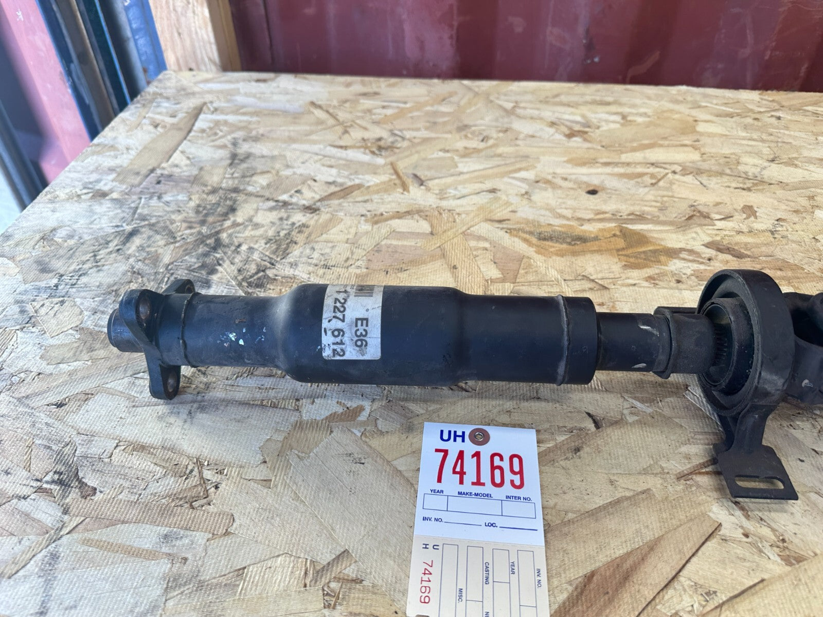 OEM BMW REAR DRIVESHAFT FITS AUTOMATIC 90-99 E36 323 325 328 1227612