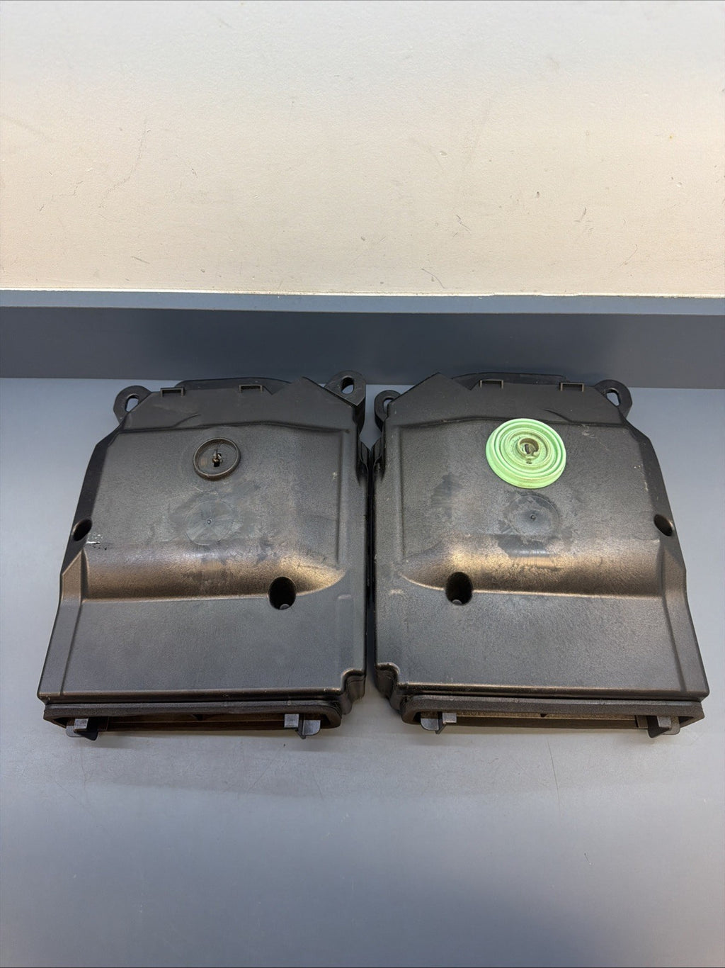 11-15 BMW X1 E84 FRONT LEFT & RIGHT HI-FI SUBWOOFER SET 9143143 9143144