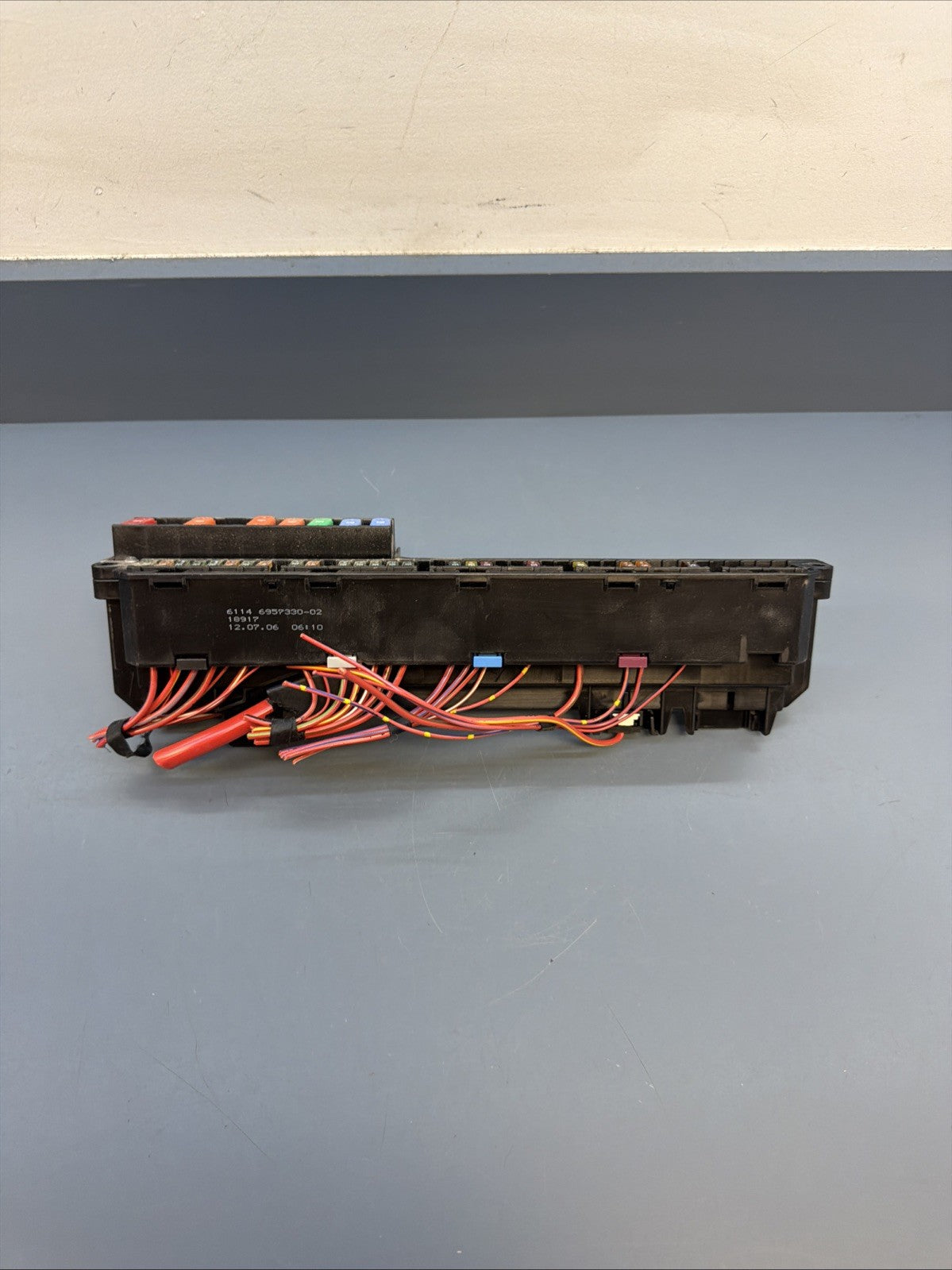 OEM BMW E60 E63 E64 Front Power Distribution Fusebox Fuse Relay Box 6957330