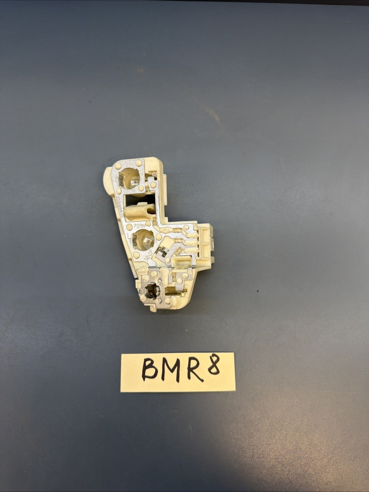 BMW E90 Rear Left Driver Tail Light Bulb Socket 06-08 330i 328i 325i 7183841