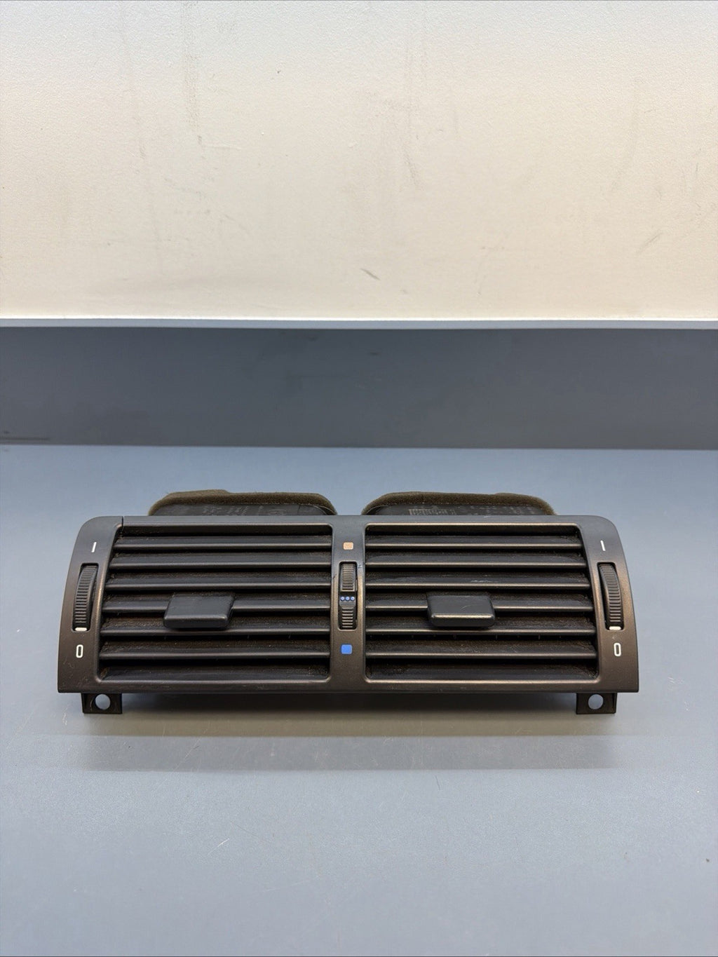 1999-2006 BMW E46 3 Series 325i Center Dash AC Air Vent Assembly 8363199 OEM