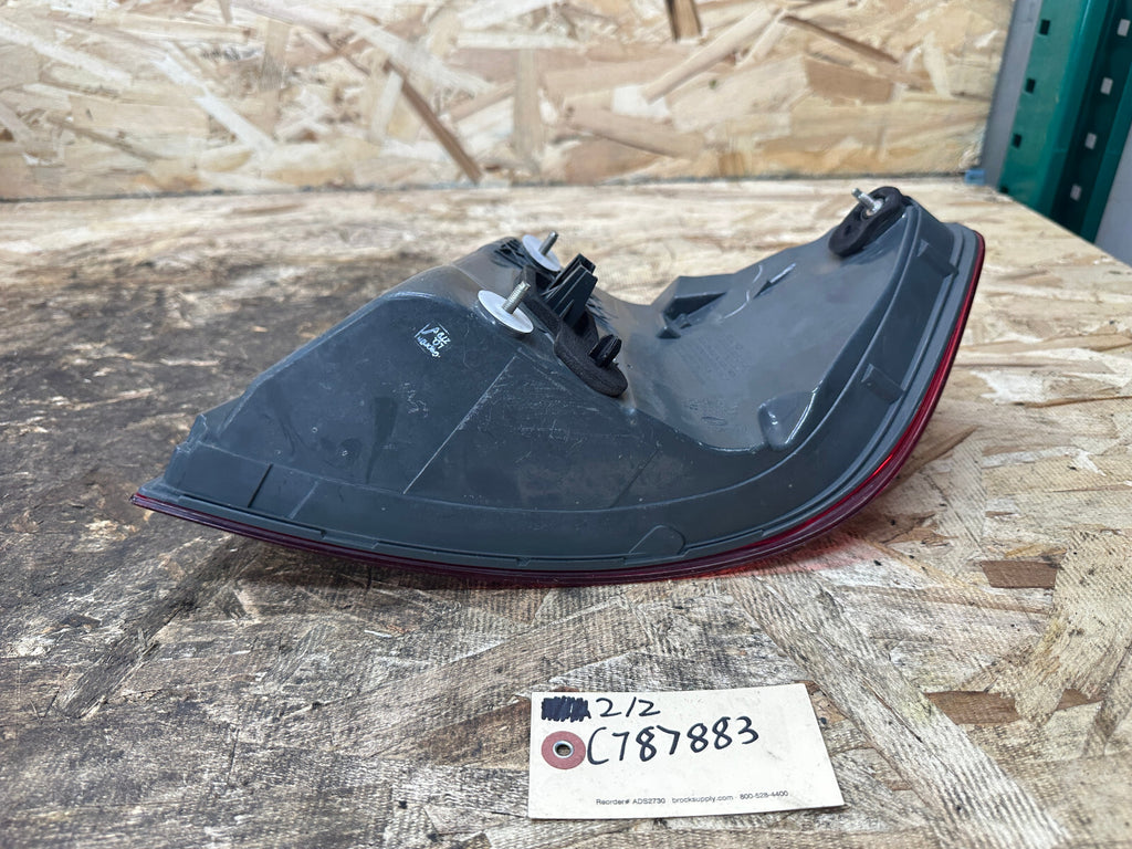 BMW 2010-2012 F10 5 SERIES PRE LCI REAR LEFT OUTER TAILLIGHT OEM L 173462-01