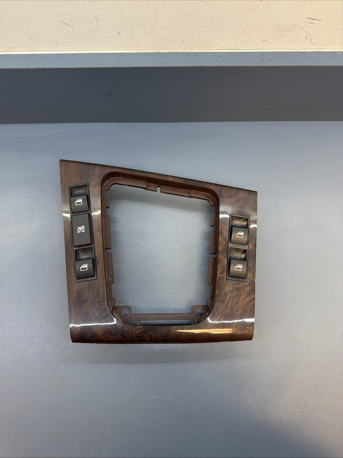 99-06 BMW E46 3-SERIES SEDAN SHIFTER BEZEL SURROUND WOOD GRAIN TRIM 8209456