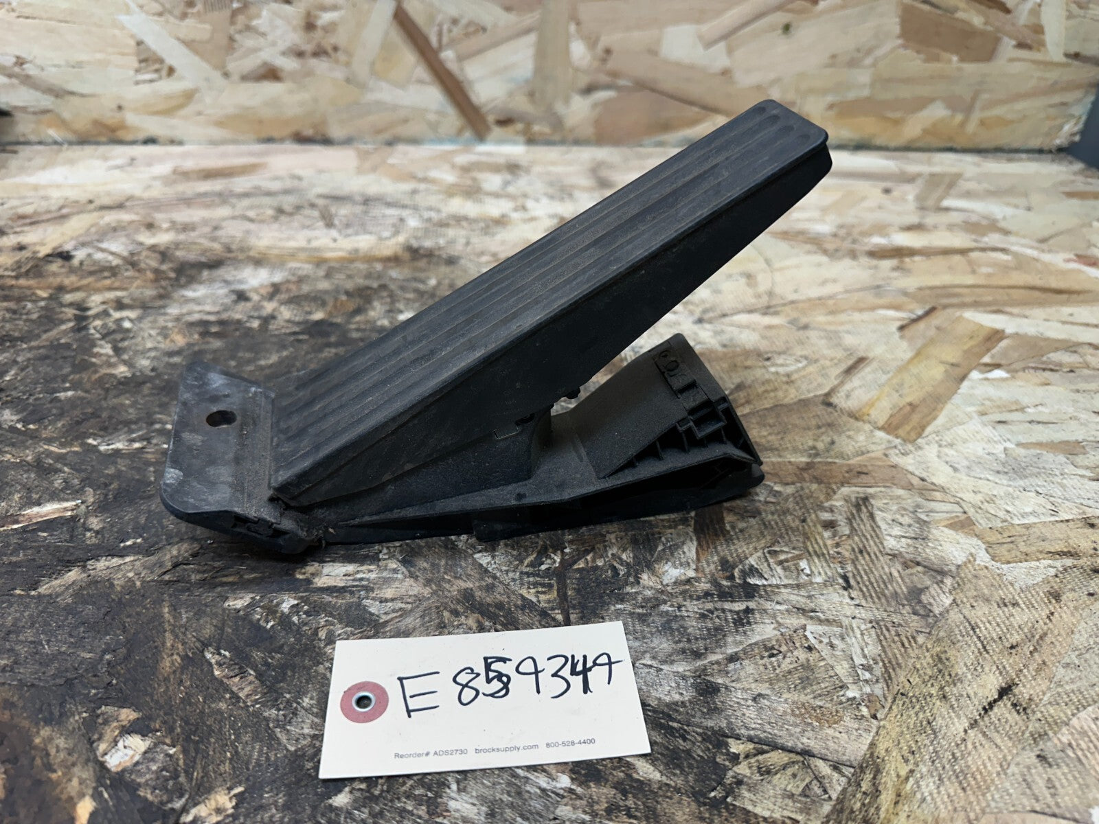 BMW 2006-2013 E90 ACCLERATOR GAS THROTTLE PEDAL OEM 6858574