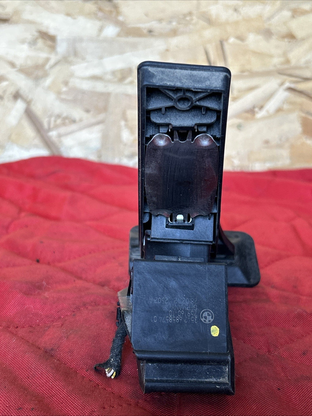 BMW E60 E90 E92 F10 FLOOR GAS ACCELERATOR FOOT PEDAL OEM 6858574
