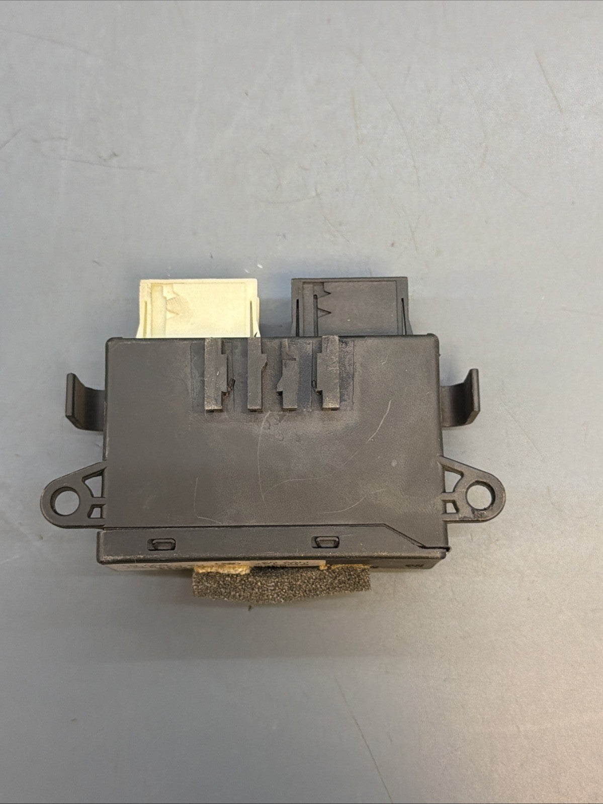 2000-2005 BMW E46 330i Mirror Memory Control Module 61.31-8386427 OEM