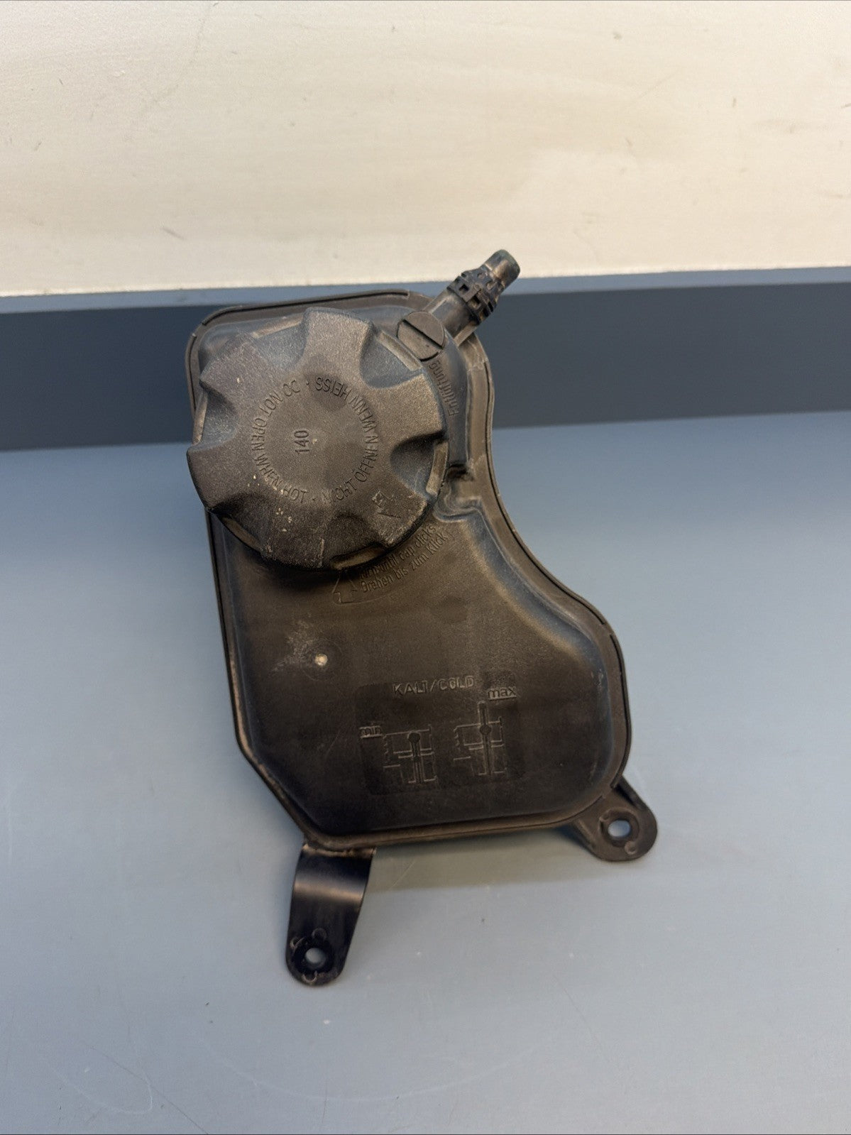 06-13 BMW E82 E88 E90 E92 E93 335 Radiator Expansion Tank Coolant Reservoir OEM