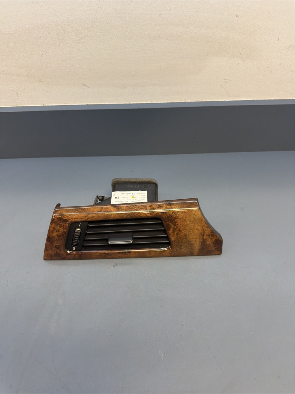 06-13 BMW E90 325I 328I 330i 335I LEFT DASH DASHBOARD DRIVER AIR VENT 6922633