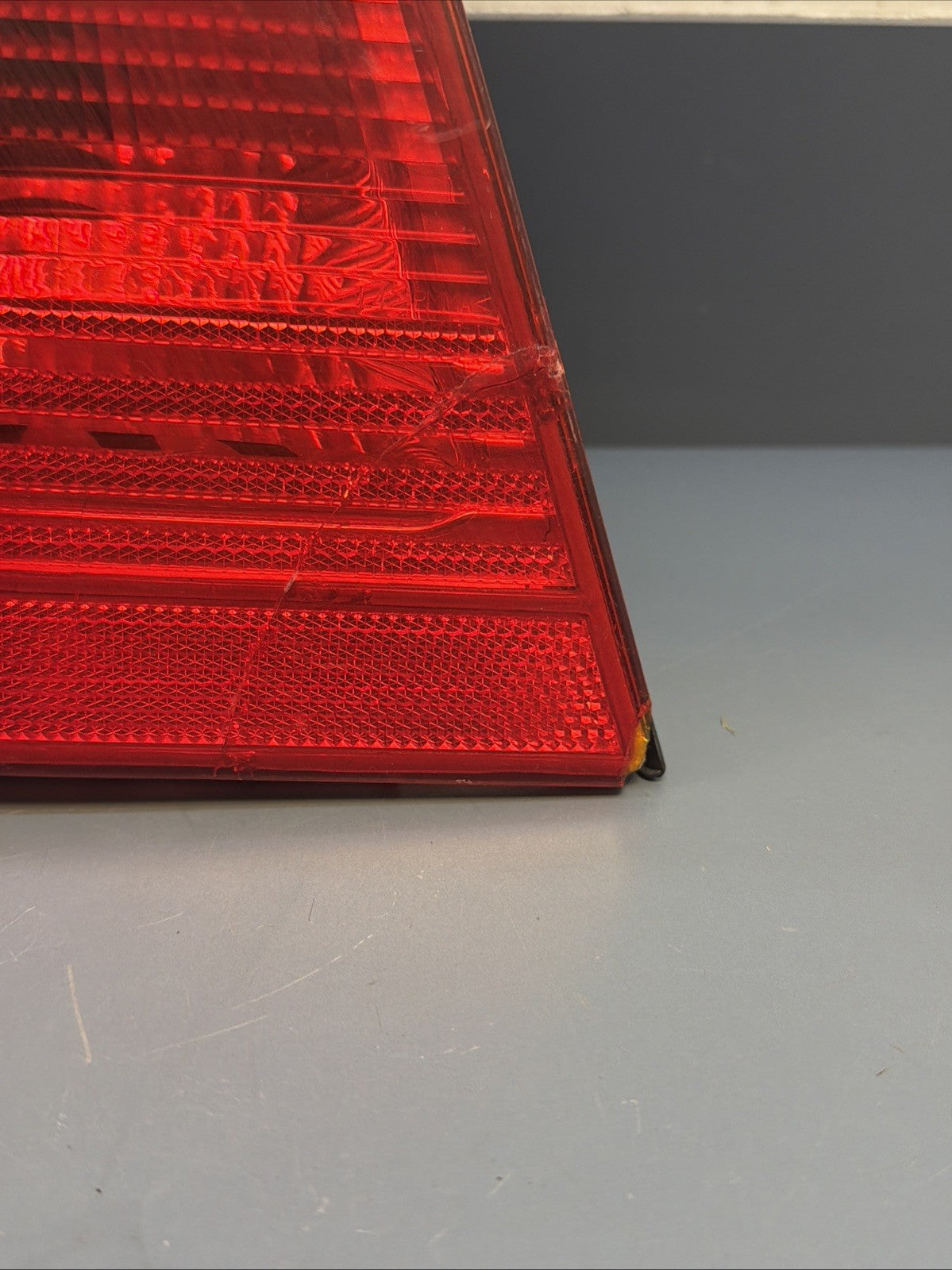 99-01 BMW 325I E46 TAIL LIGHT TAILLIGHT LEFT DRIVER SIDE 8364921 *READ*