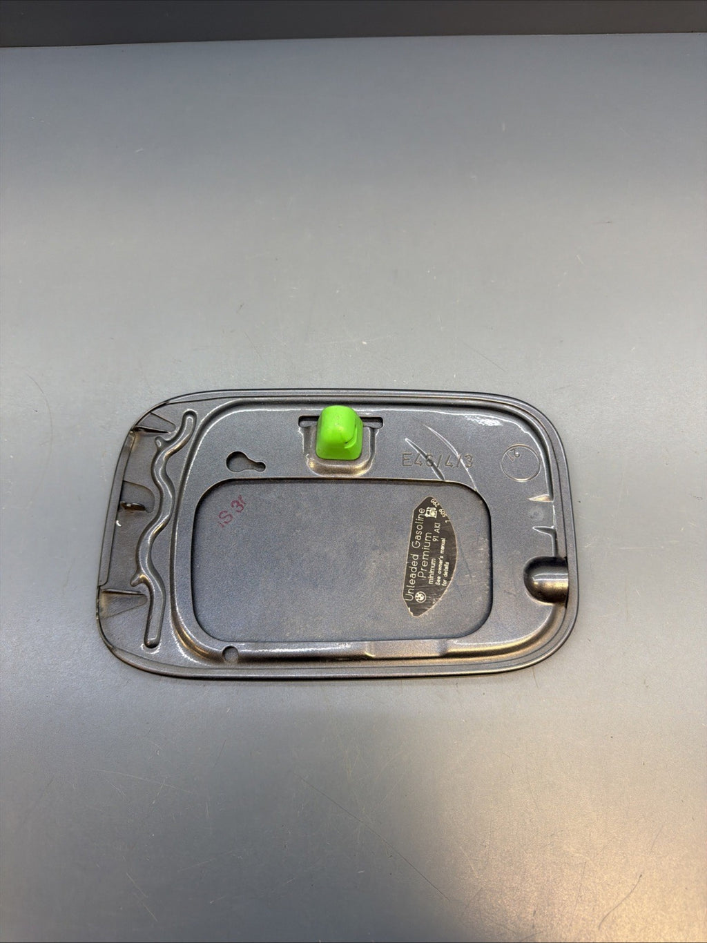 2000 -2006 BMW E46 SEDAN Fuel Filler Lid Cover Door Gas 7509290 STEEL GRAY 400