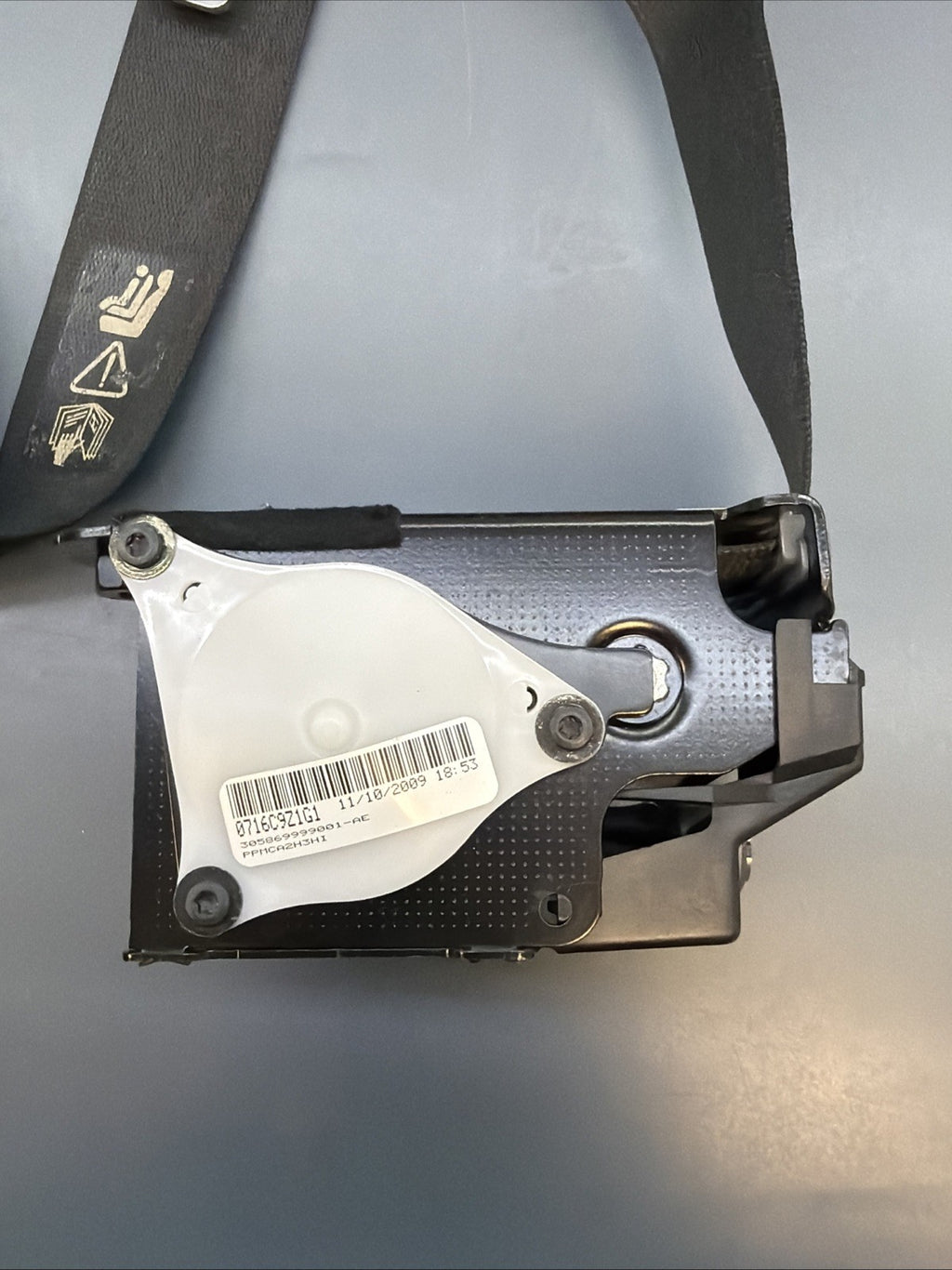 2007-2014 BMW X5 X6 X5M X6M (E70 E71) RIGHT FRONT SEATBELT RETRACTOR 2717196808