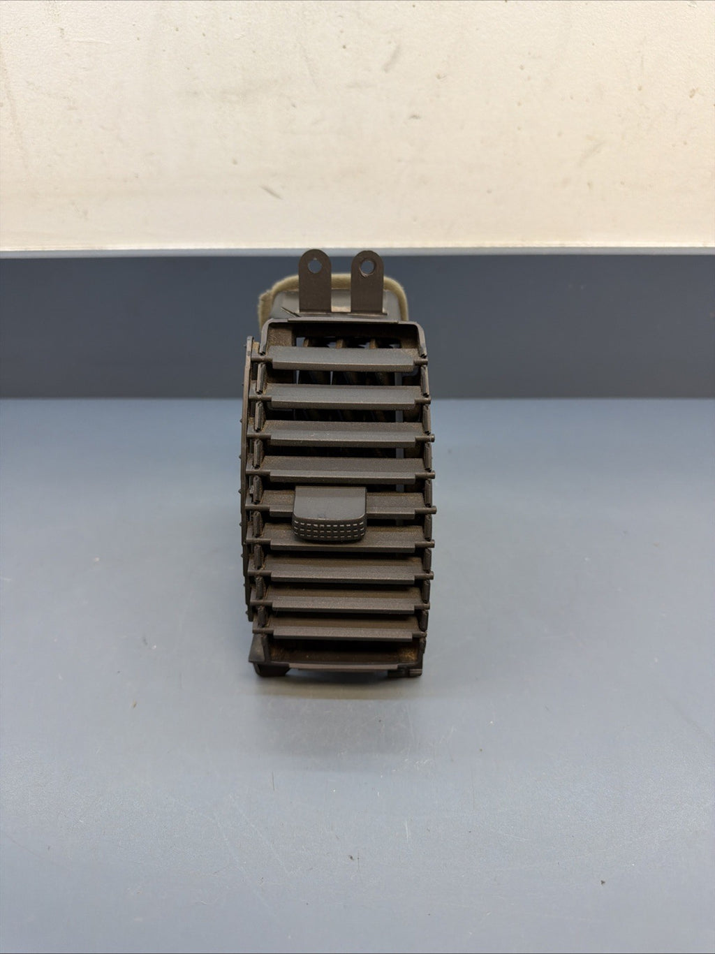 OEM 2005-2009 Nissan Xterra 4.0L Right Dash Center Air Vent Grille 68751-EA000