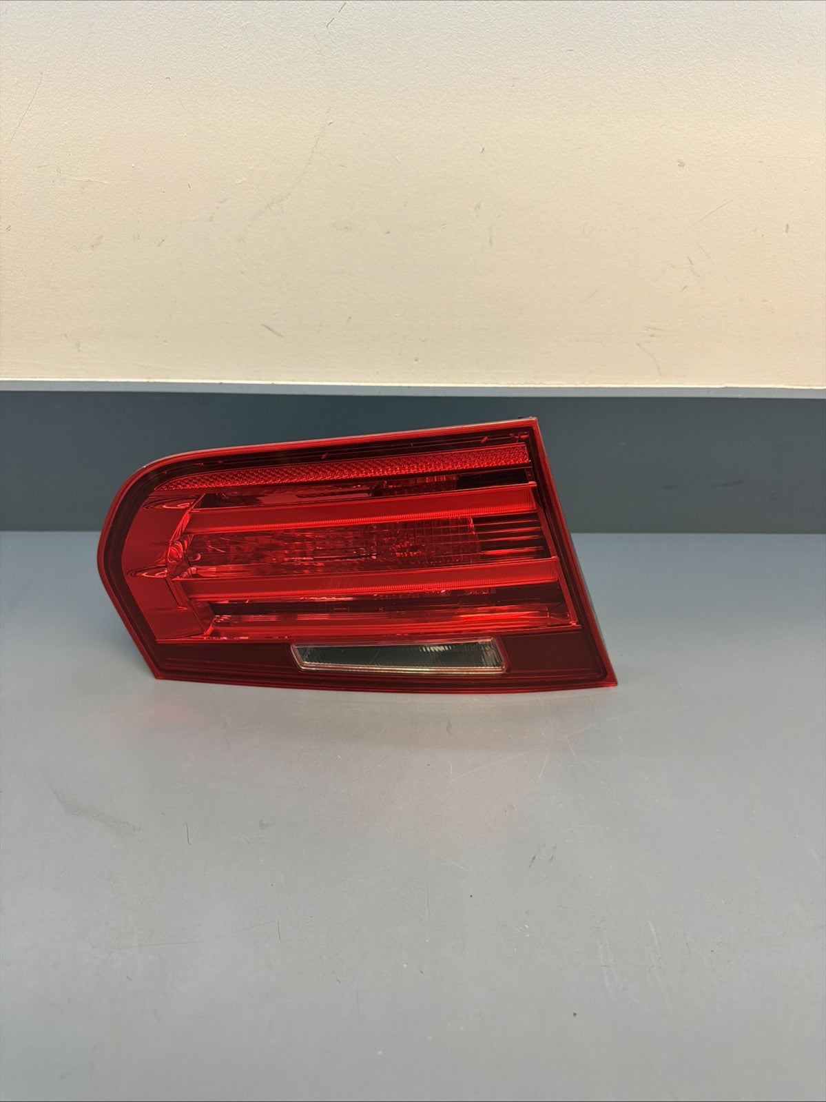 2012-2015 BMW F30 328i 3-SERIES LEFT DRIVER INNER TAIL LIGHT LAMP OEM 7259915