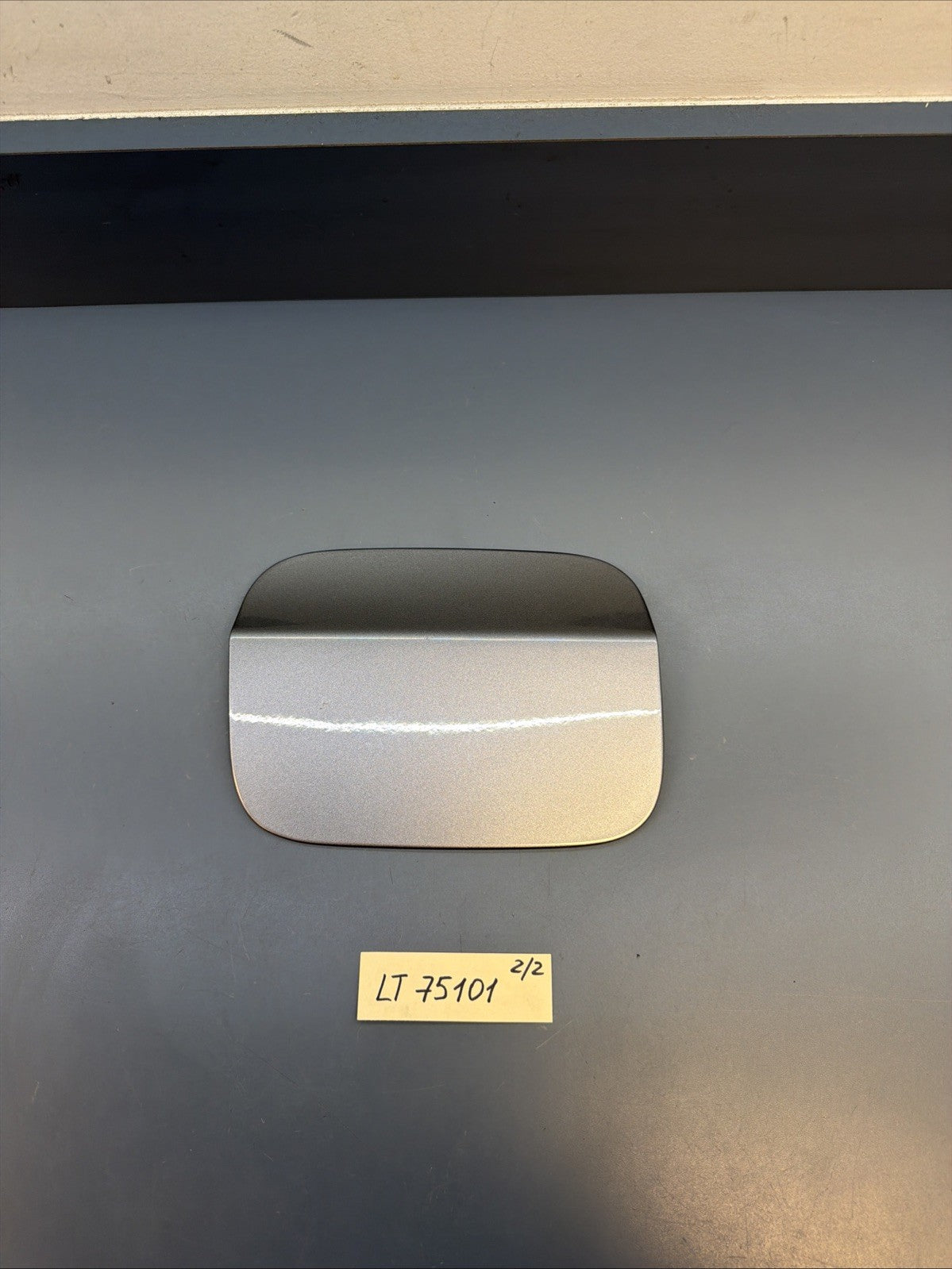 2007-2013 BMW X5 E70 REAR GAS FUEL TANK FILLER DOOR LID GRAY GENUINE OEM  764582