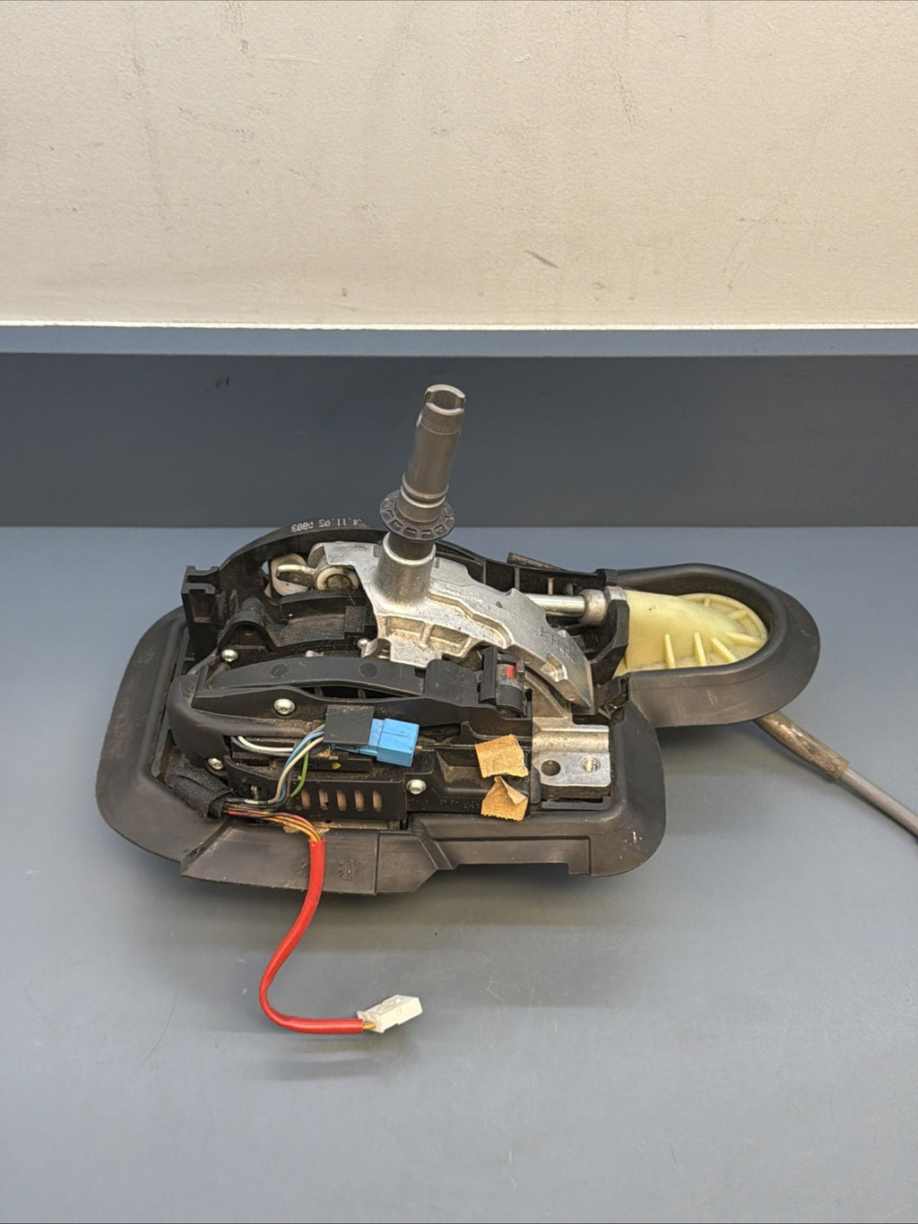 06-11 BMW E90 E91 325i XI 330i Automatic Transmission Gear Shifter 7548061