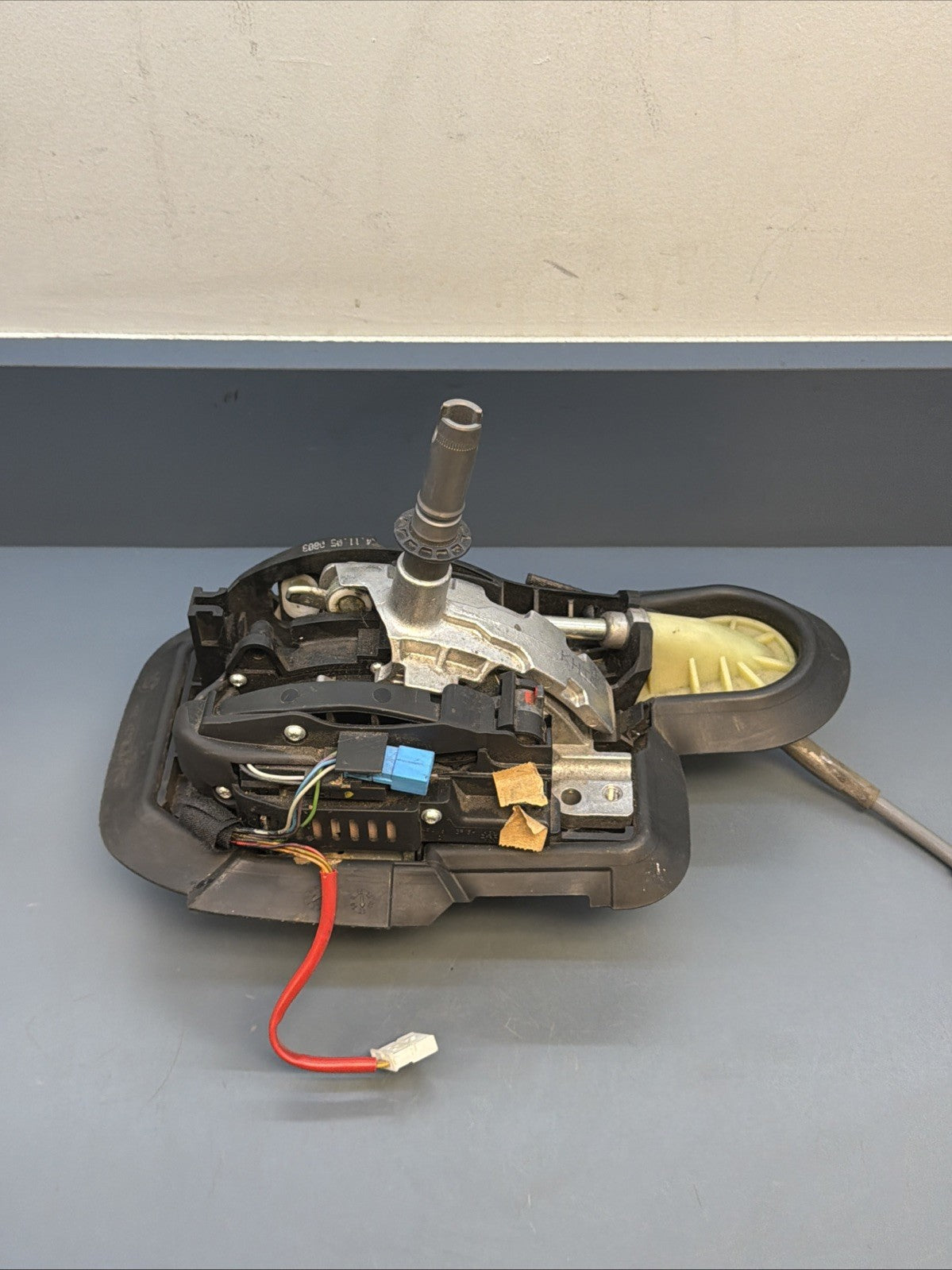 06-11 BMW E90 E91 325i XI 330i Automatic Transmission Gear Shifter 7548061