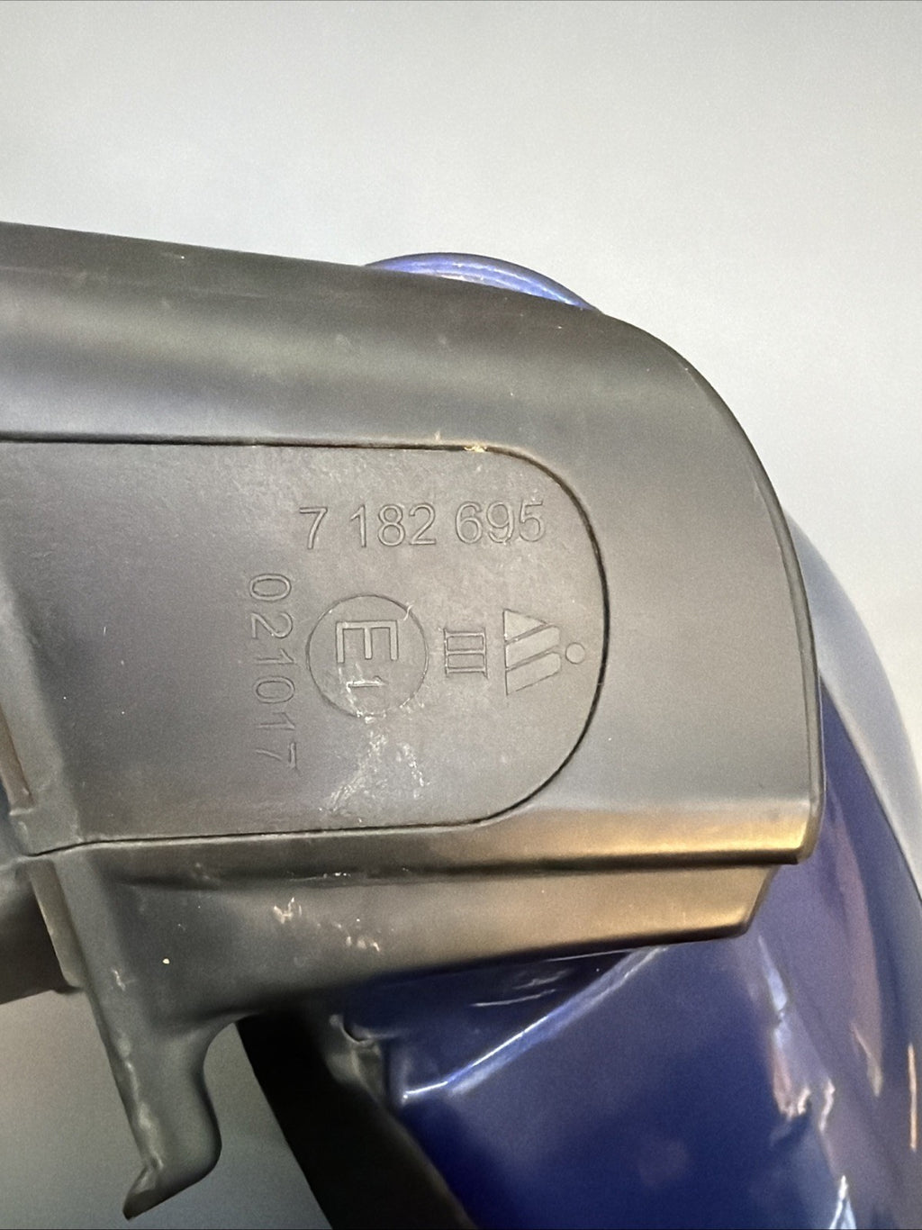 BMW 09-11 335xi E90 Right Mirror RH Power Fold LCI 7182695 RH OEM Blue