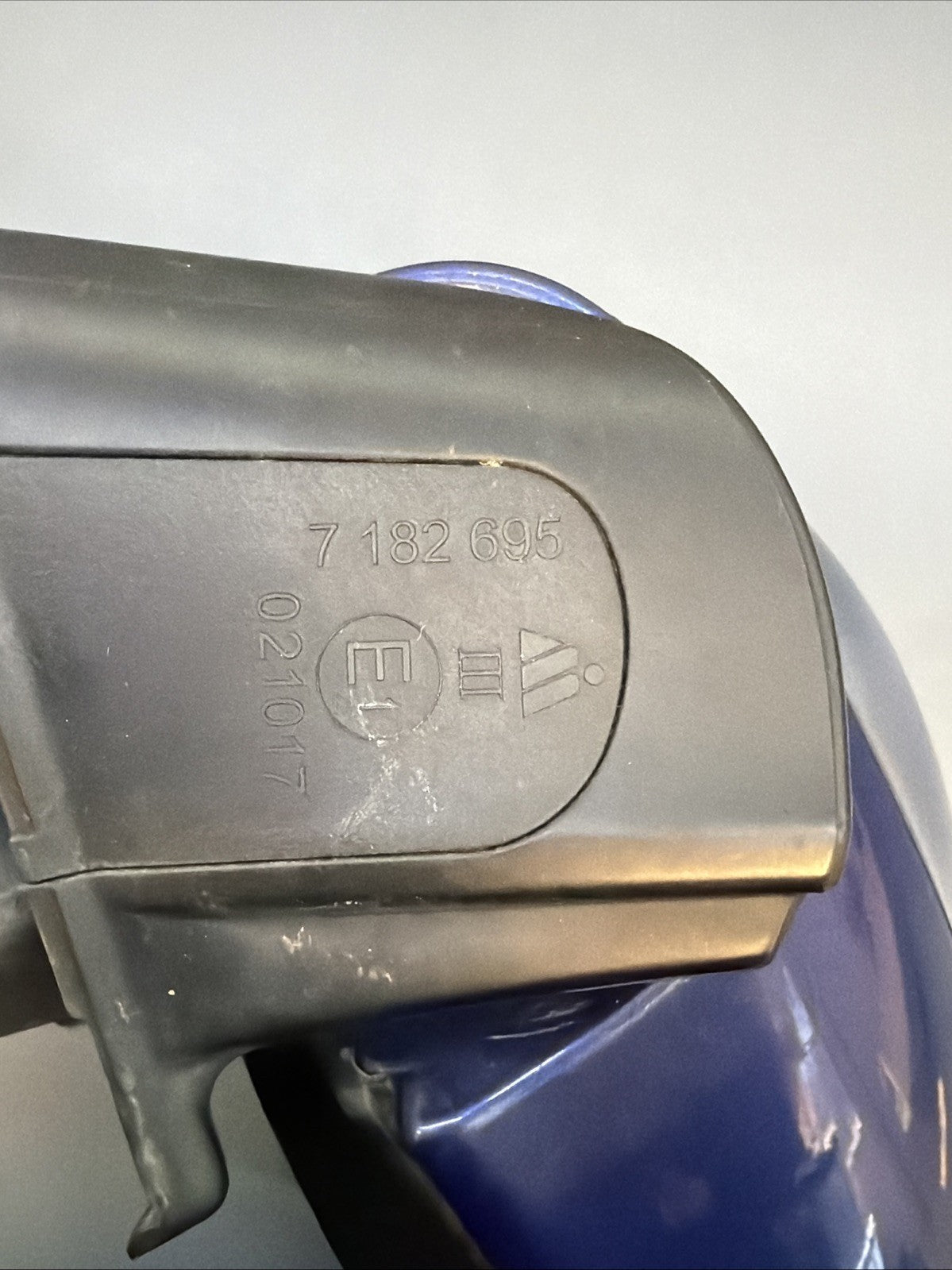 BMW 09-11 335xi E90 Right Mirror RH Power Fold LCI 7182695 RH OEM Blue
