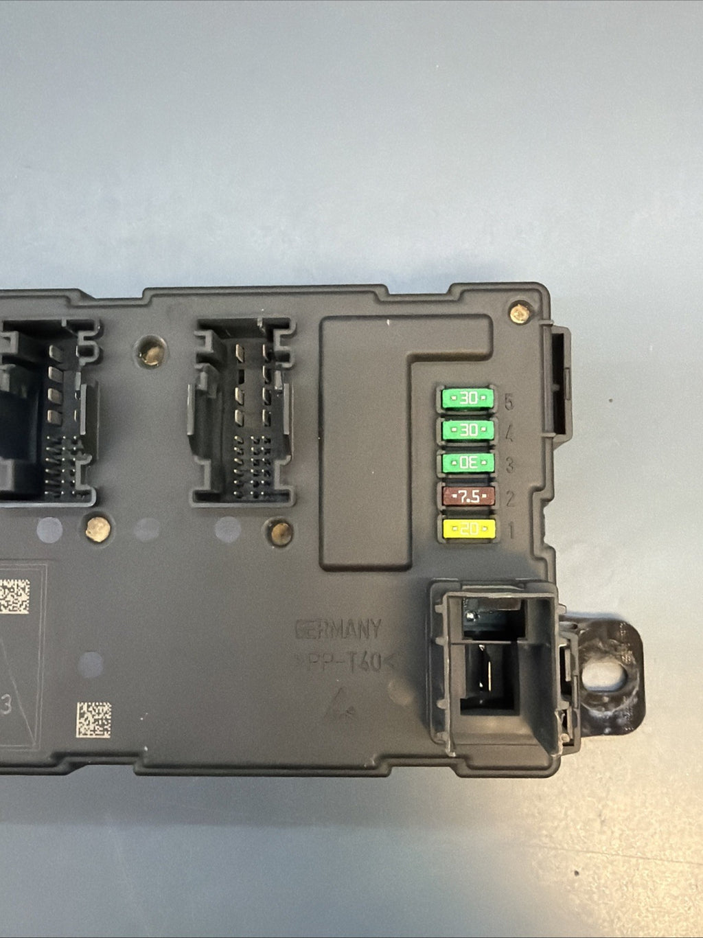 2012-2018 BMW 328I 335I 320I FUSE RELAY BOX JUNCTION MODULE 9329702