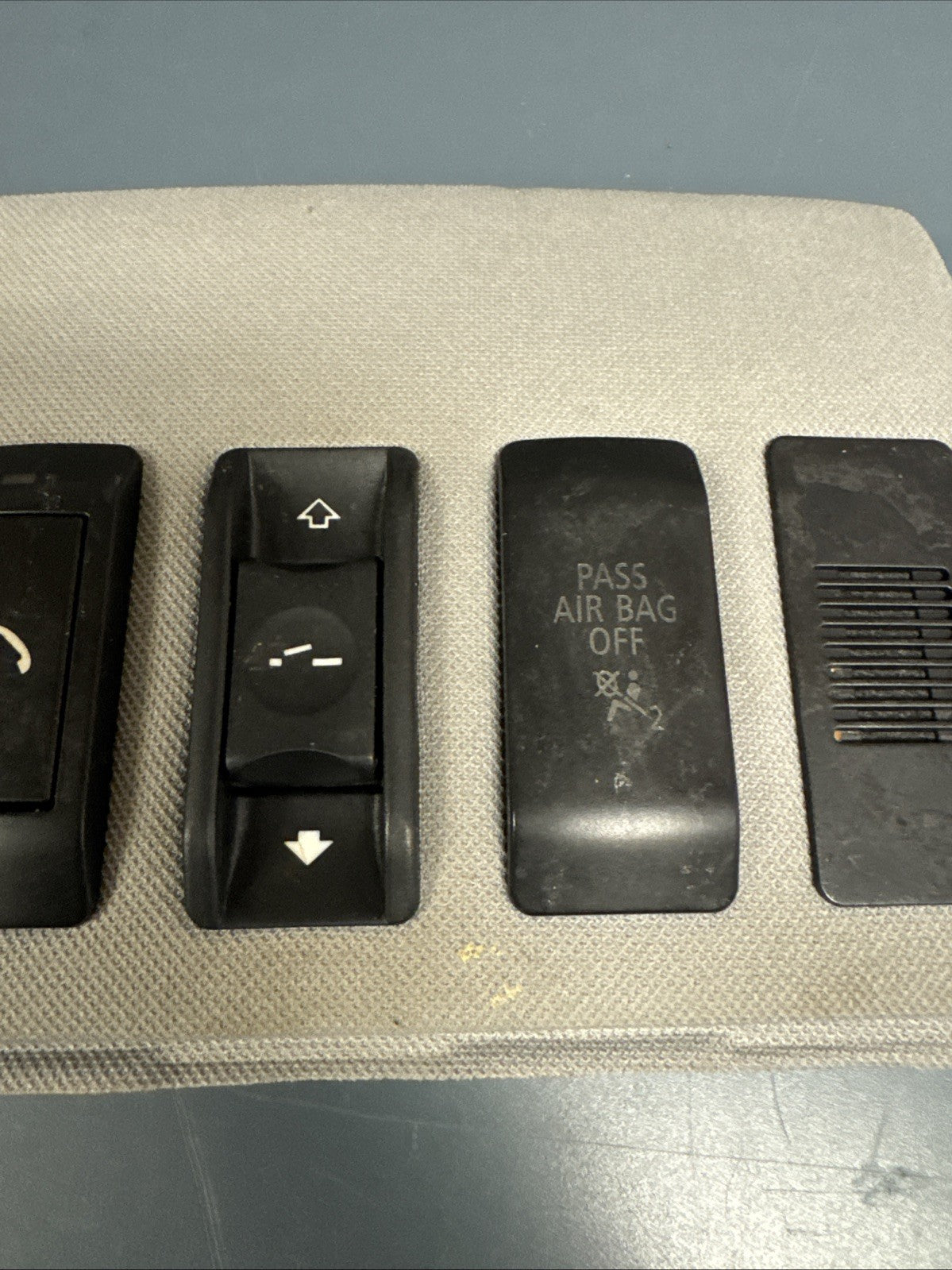 09 10 BMW 535i xDrive Overhead Headliner Trim Panel Sunroof Switch 712507207 OEM