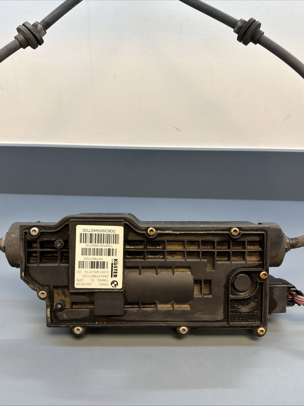2007-2014 BMW X5 X6 Parking Brake Actuator With Cables 6796072 OEM Used