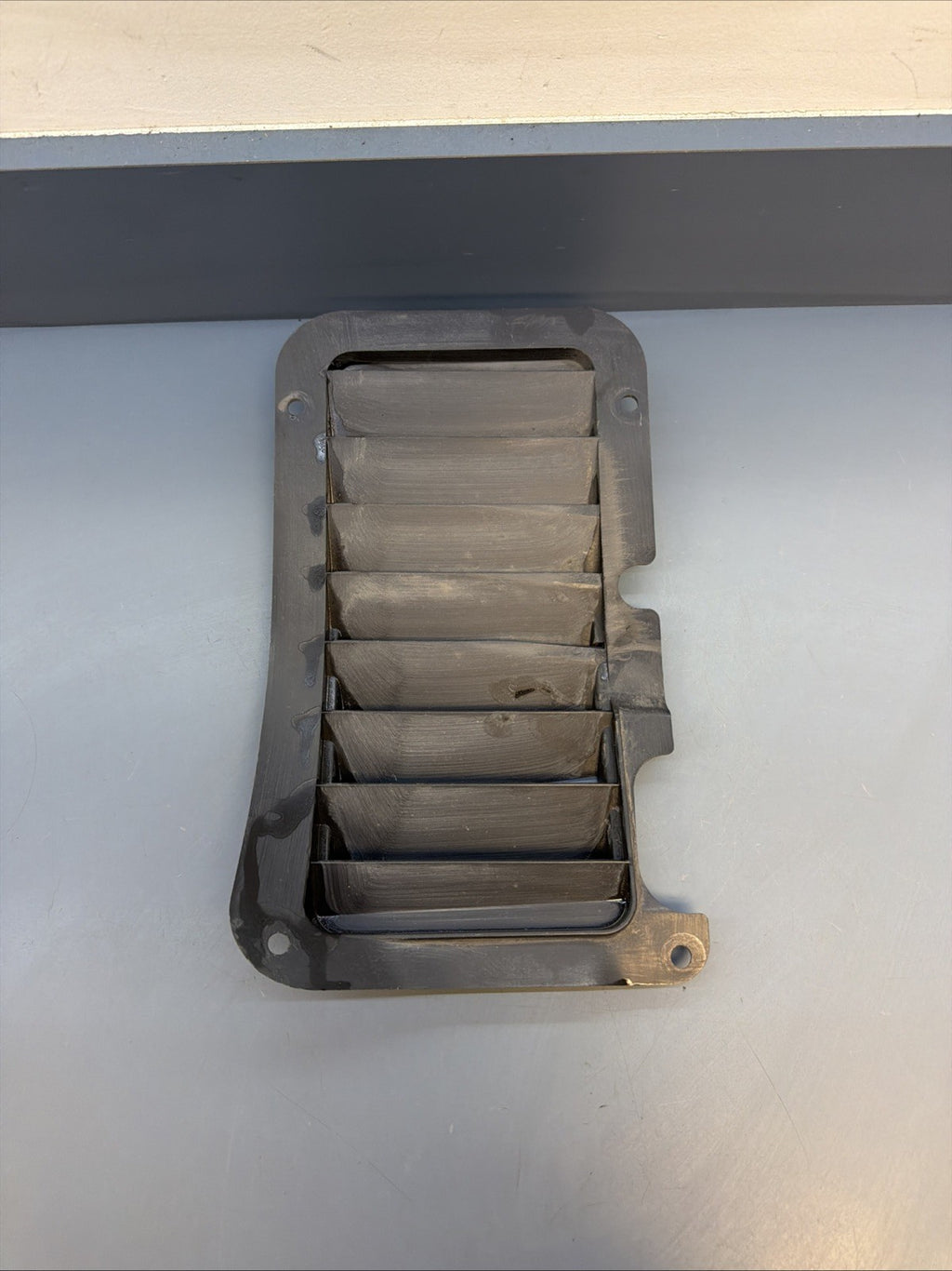 07-13 BMW E84 E90 E92 E93 335d X1 Oil Cooler Air Duct Right Side 7161436 OEM