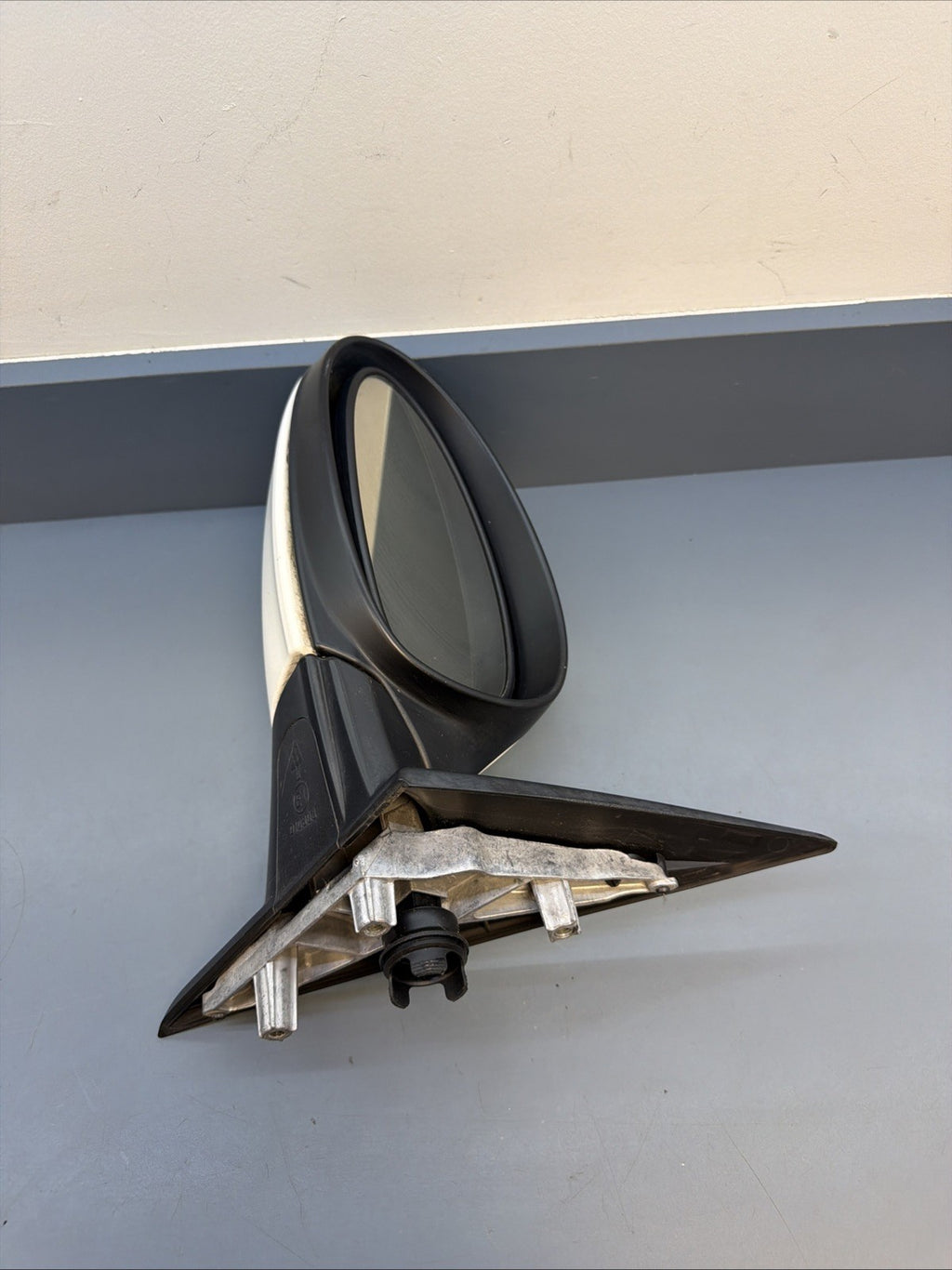 06-08 BMW E90 E91 325i Front Left Driver Side Rear View Mirror OEM 010803