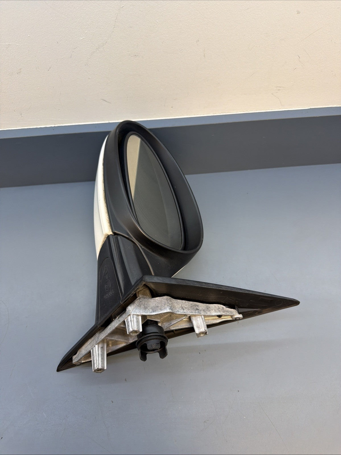 06-08 BMW E90 E91 325i Front Left Driver Side Rear View Mirror OEM 010803