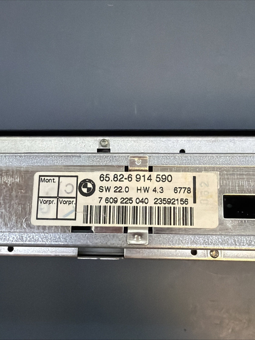 BMW 525i 528i 530i 540i M5 AM FM Radio Information Display 65826914590 OEM