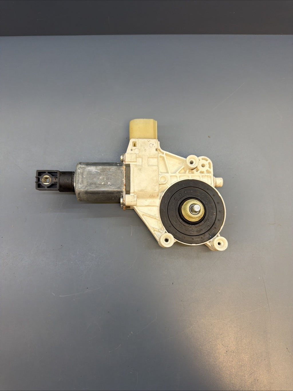 09 2010 2011 2012 2013 BMW E92 Motor Window Regulator Left Driver 0130822402 OEM