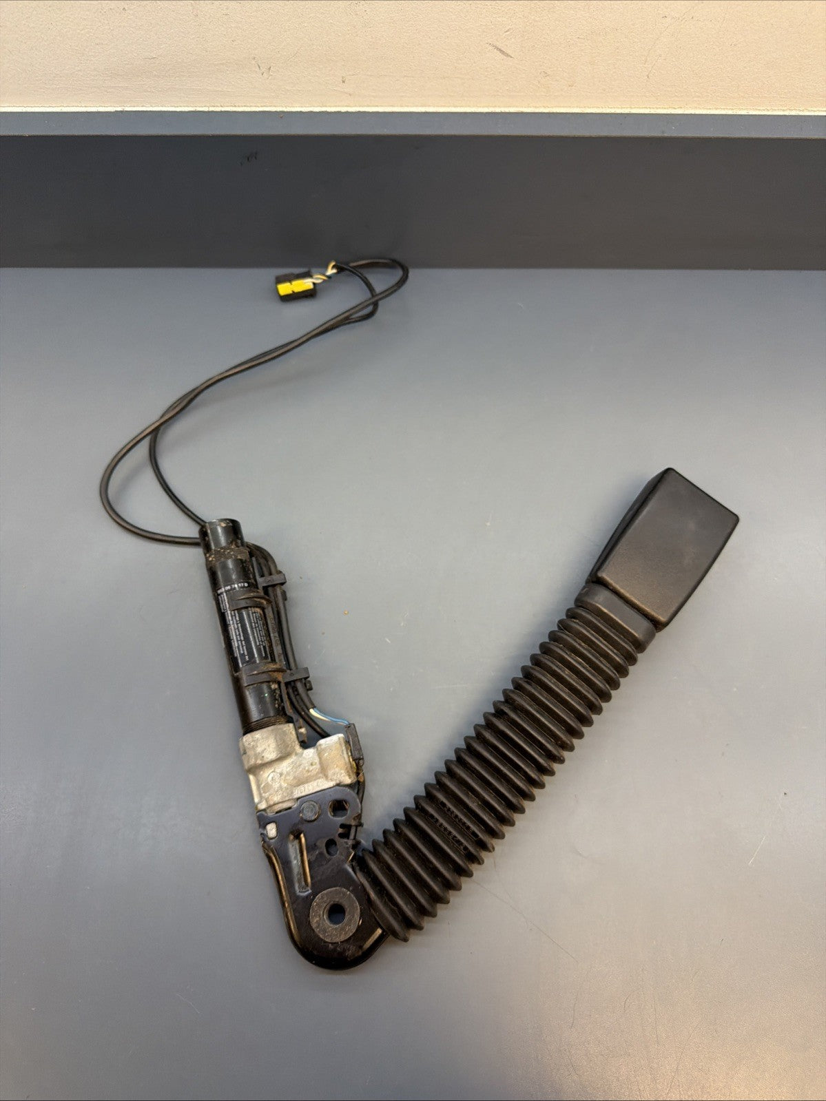 02-08 BMW E65 E66 745I 745LI 750I 750LI FRONT RIGHT SEAT BELT BUCKLE 561273402