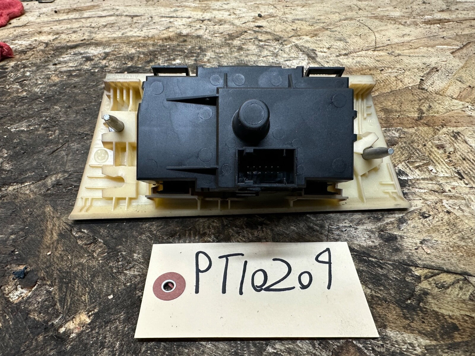 BMW E90 2006-2012 FOG HEAD LIGHT SWITCH COMPLETE TAN OEM 6938864+6938704