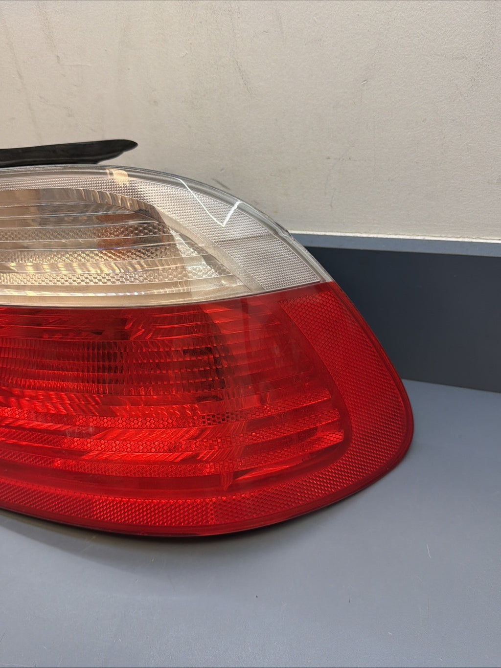 BMW 00-03 E46 325 330 Coupe Right PASSANGER Outer Tail Light 63218383826 8383826