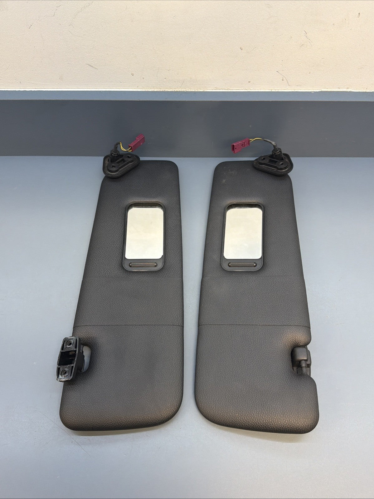 07-13 OEM BMW E88 E93 335 M3 Convertible Driver Passenger Leather Sun Visor SET