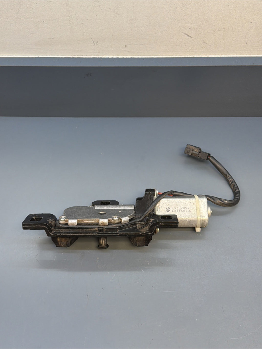 2002-08 BMW E65 E66 745I 750 760 Trunk Lid Power Latch Actuator Motor 7014872