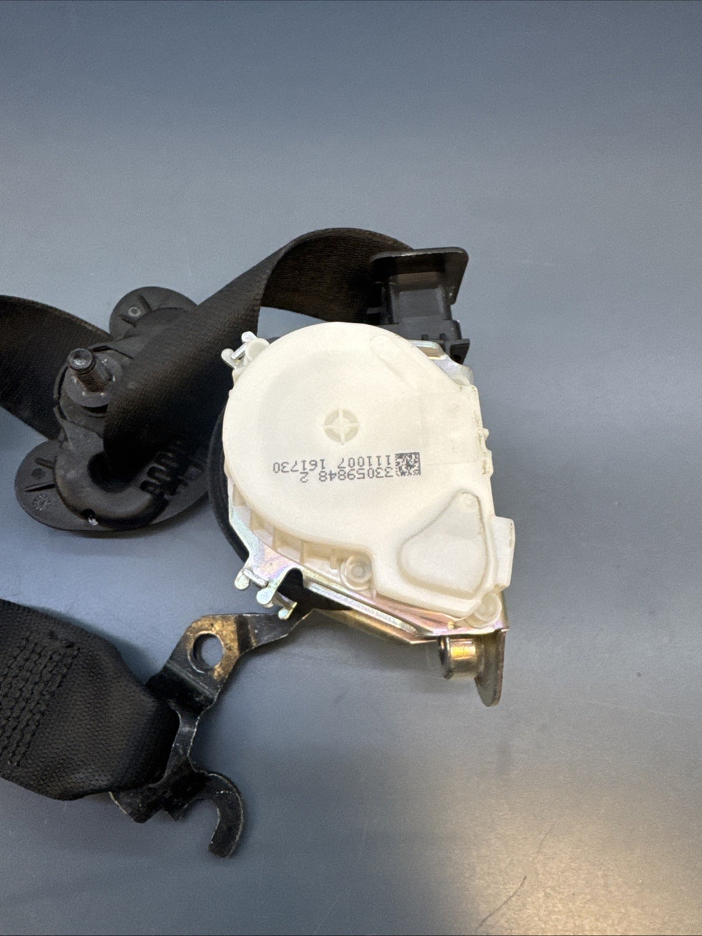06-11 BMW E90 335i Front Right Passenger Side Seat Belt Retractor 6978732 OEM