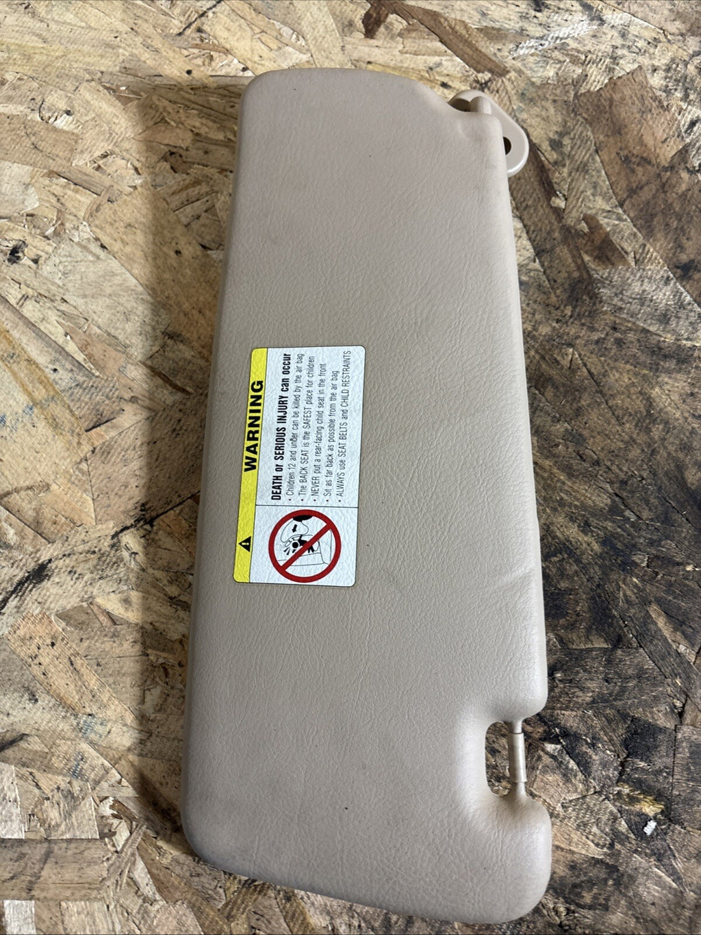 2001 02 03 04 05 20 06 BMW E46 330i PASSENGER RIGHT SUN VISOR BEIGE LEATHER OEM