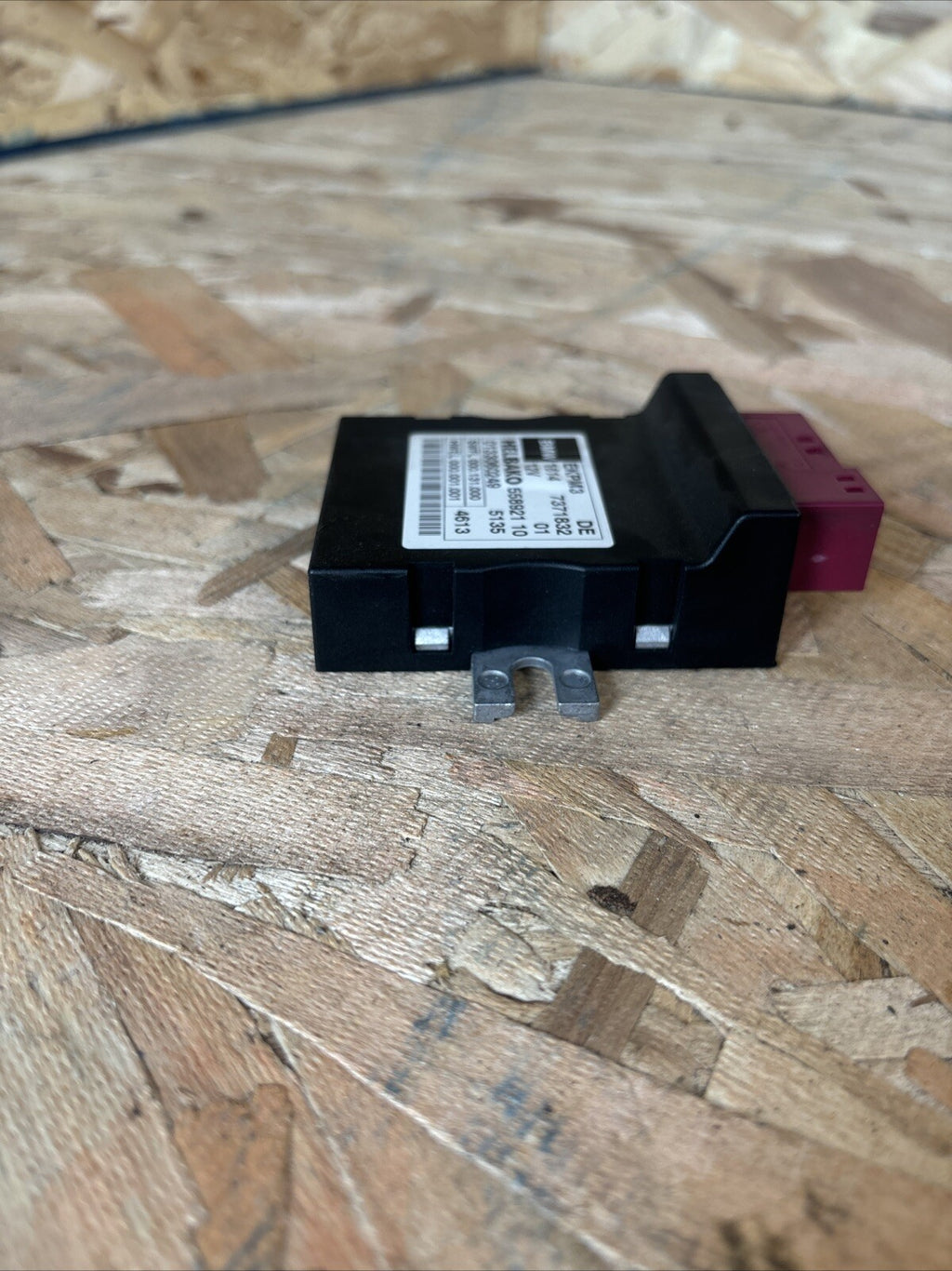 BMW 3 SERIES F30 F20 F21 F22 FUEL PUMP CONTROL UNIT NEW 11-17 OEM 16147426095