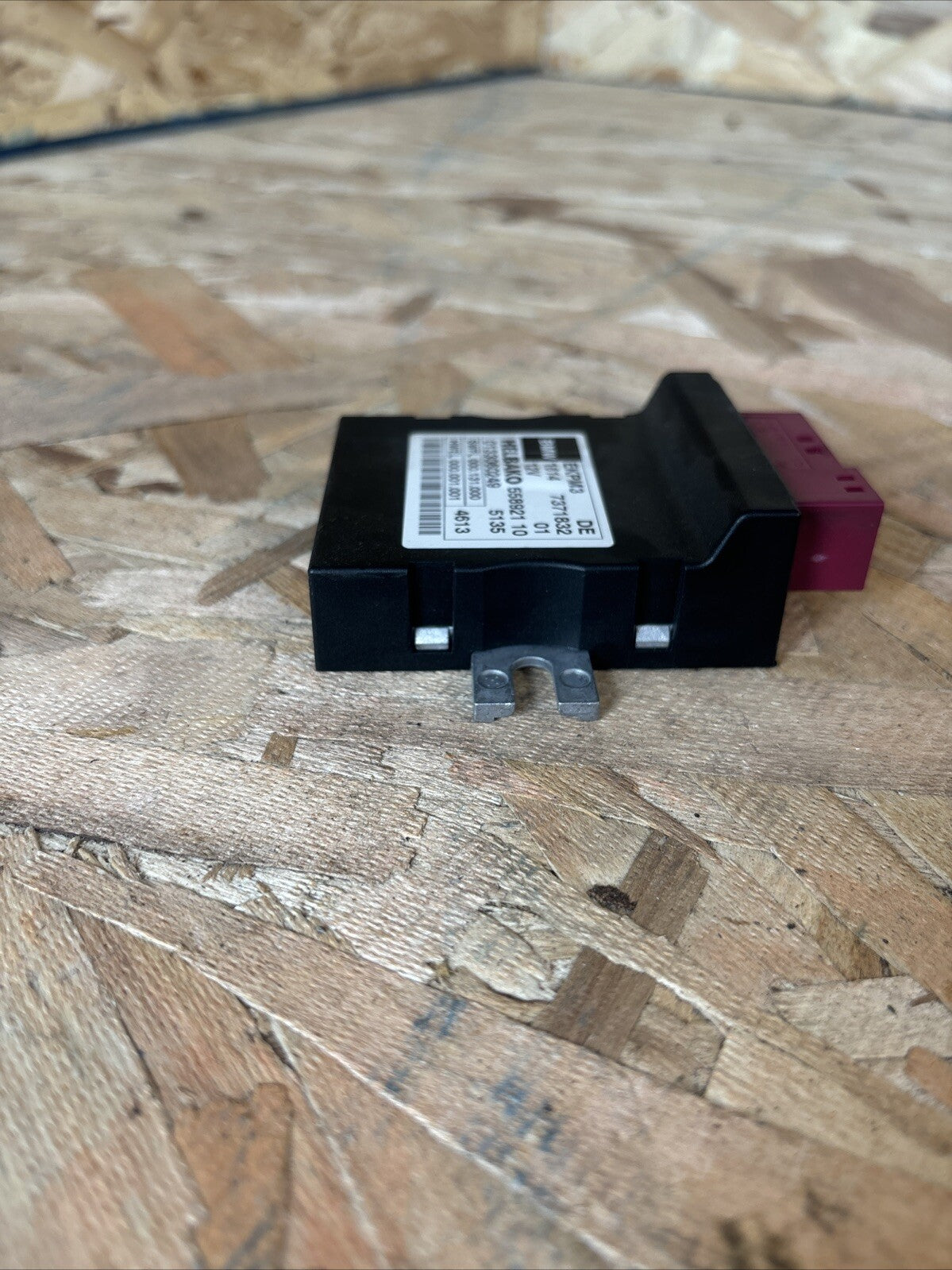 BMW 3 SERIES F30 F20 F21 F22 FUEL PUMP CONTROL UNIT NEW 11-17 OEM 16147426095