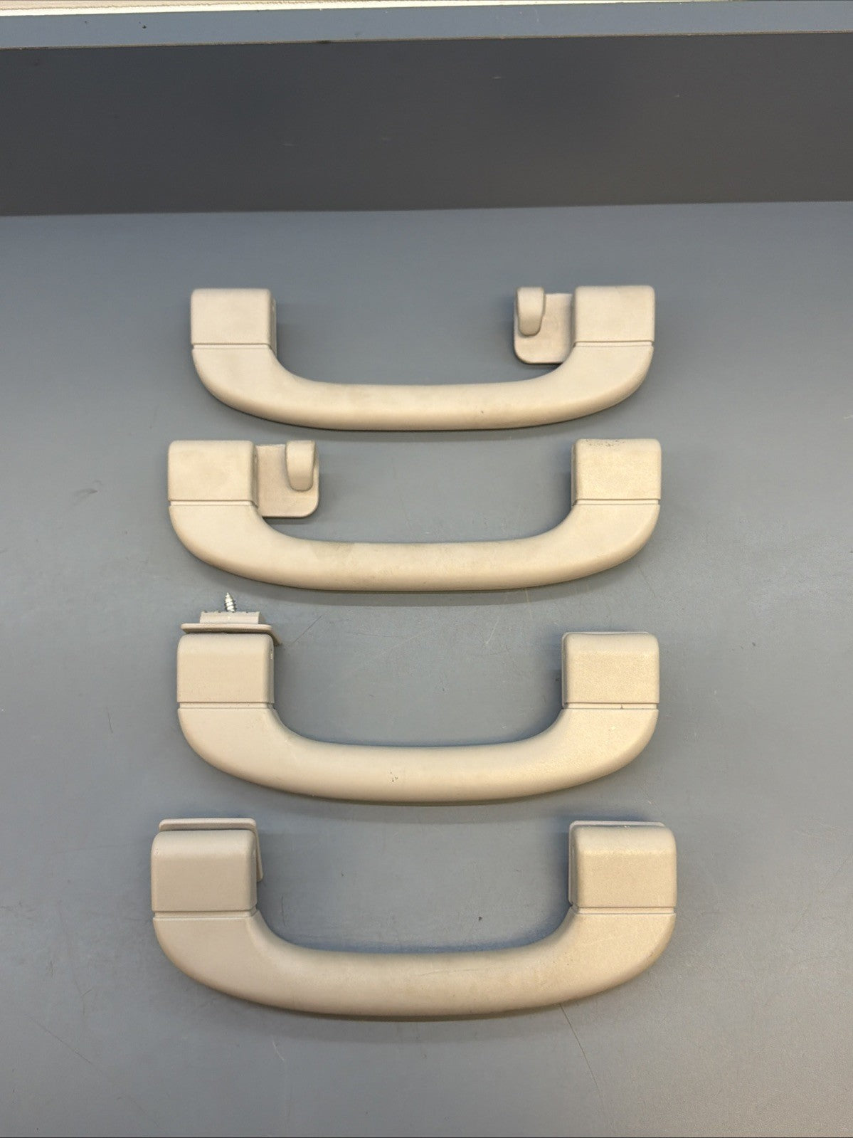 12-2015 BMW X1 E84 FRONT LEFT & RIGHT SIDE UPPER ROOF HANDLE SET GRAY 9143516